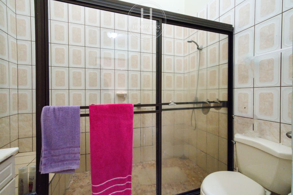 Venta de Casa Independiente en Urb Monserrat Concepcion de Tres Rios 4 Habitaciones + Terraza noj1044