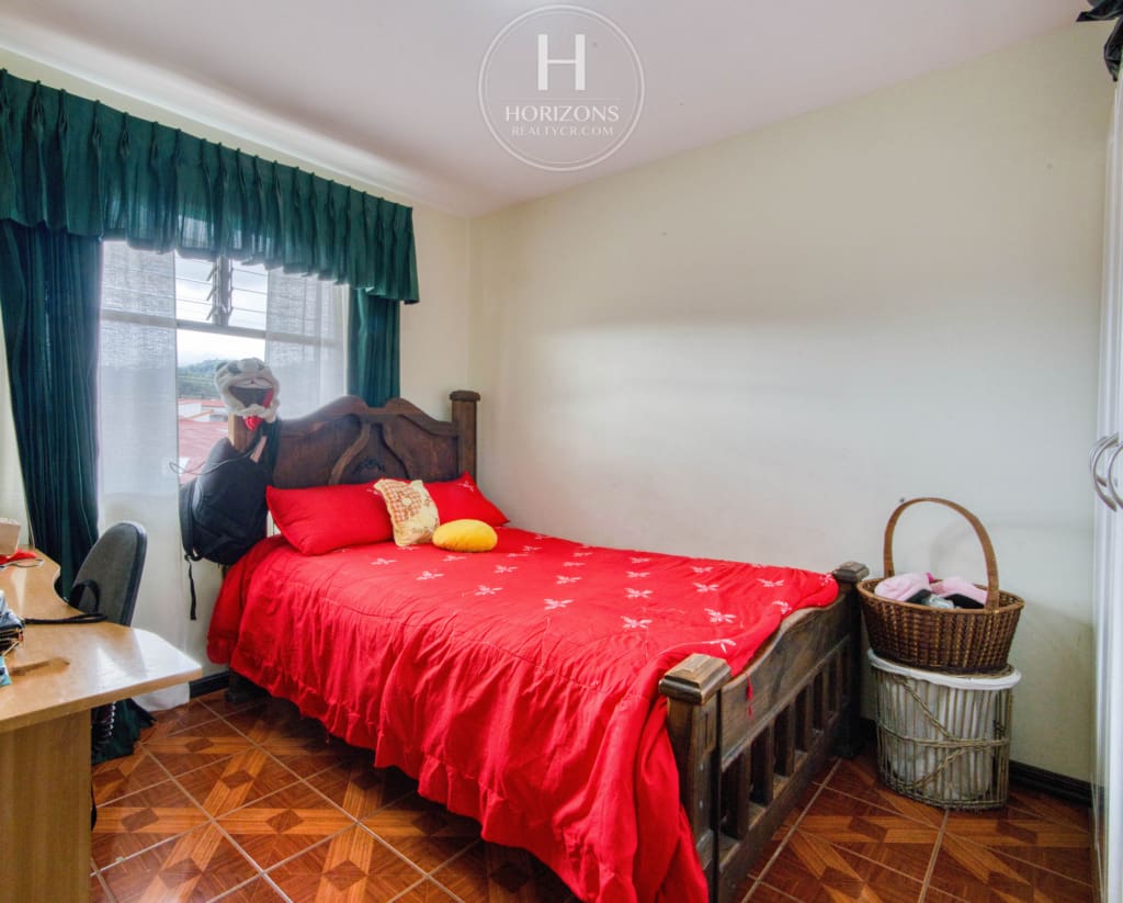 Venta de Casa Independiente en Urb Monserrat Concepcion de Tres Rios 4 Habitaciones + Terraza noj1044