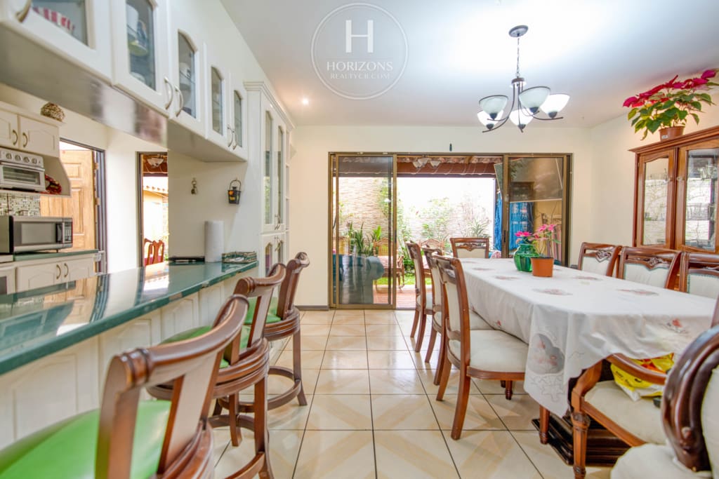 Venta de Casa Independiente en Urb Monserrat Concepcion de Tres Rios 4 Habitaciones + Terraza noj1044