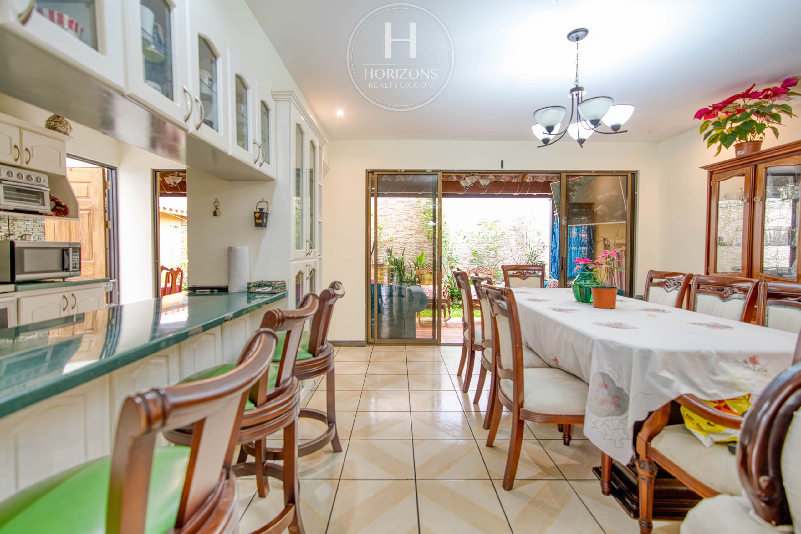 Venta de Casa Independiente en Urb Monserrat Concepcion de Tres Rios 4 Habitaciones + Terraza noj1044