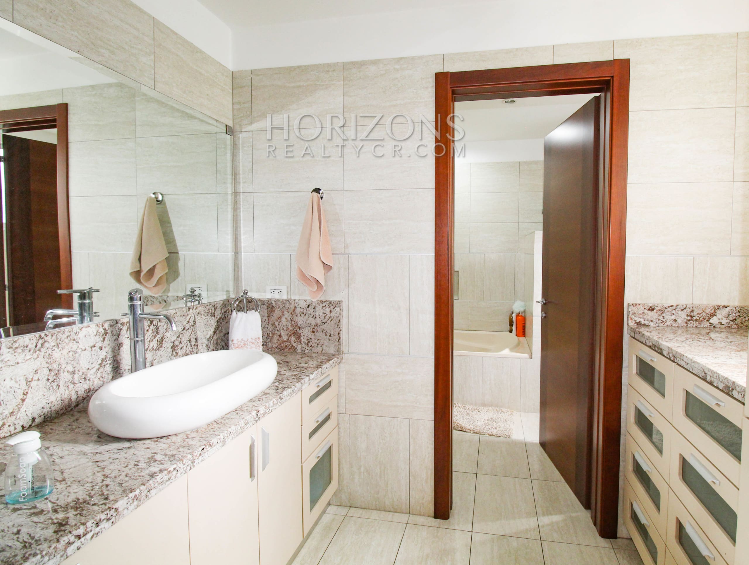 Se Alquila Casa Amueblada En Condominio Tirreno 3 Habitaciones + C. Servicios Escazu njv76