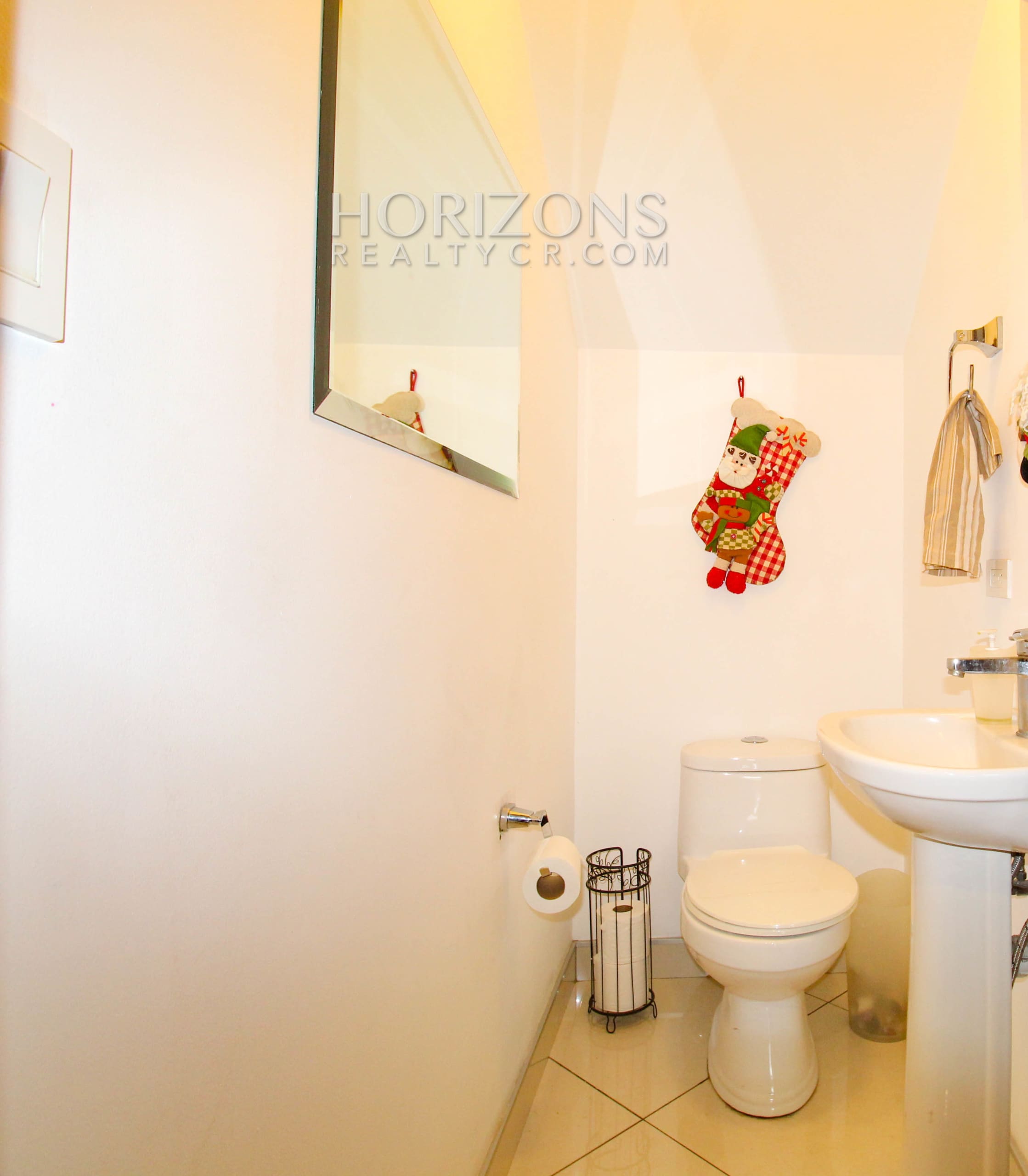 Se Alquila Casa Amueblada En Condominio Tirreno 3 Habitaciones + C. Servicios Escazu njv76