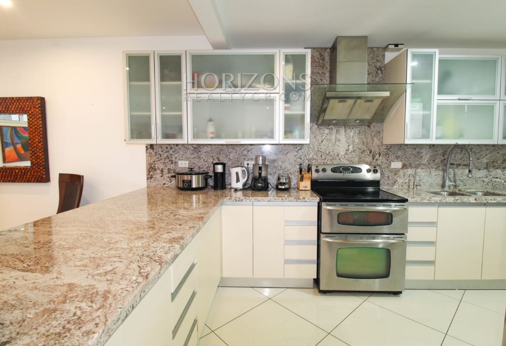 Se Alquila Casa Amueblada En Condominio Tirreno 3 Habitaciones + C. Servicios Escazu njv76