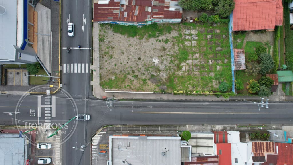 Se Vende Lote esquinero en Curridabat Centro 947 m² Frente a Banco Nacional Uso Comercial nja1330