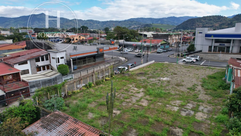Se Vende Lote esquinero en Curridabat Centro 947 m² Frente a Banco Nacional Uso Comercial nja1330