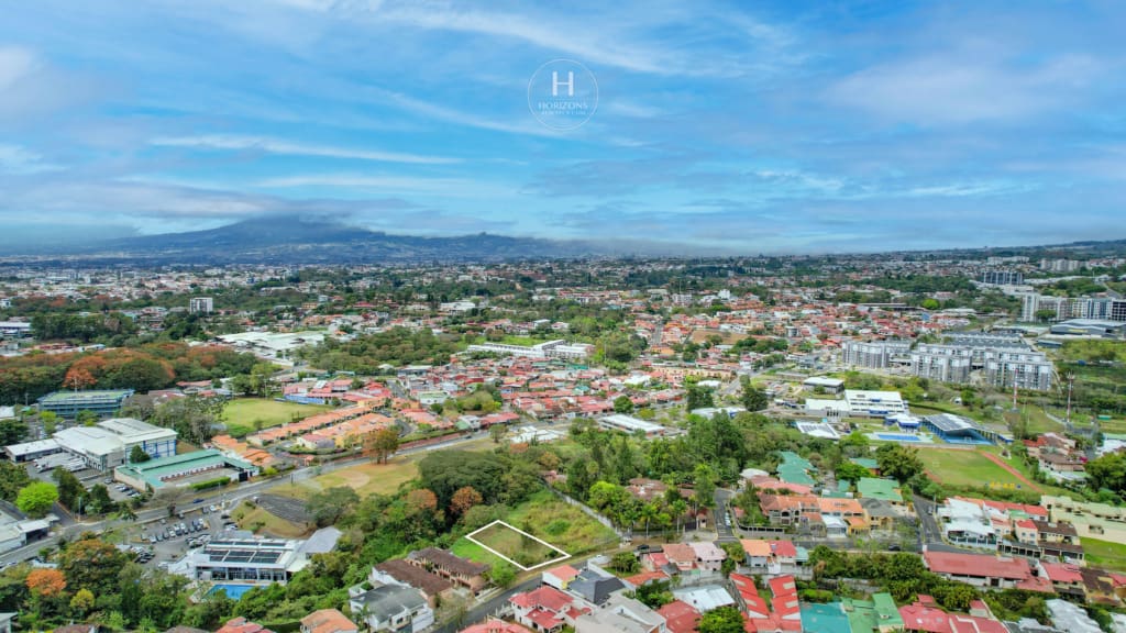 Venta De Lote Pinares De Curridabat: Ubicación Estratégica Y Potencial De Desarrollo Residencial Noj1048