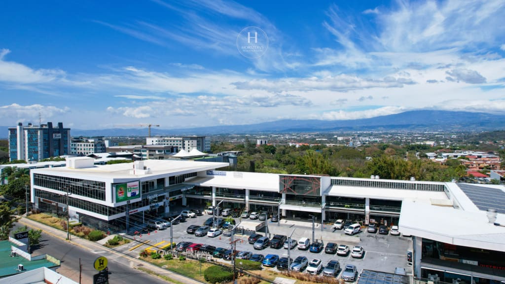 Local en Alquiler en Santa Ana Town Center  Ubicación Estratégica y Alto Tránsito noj1054