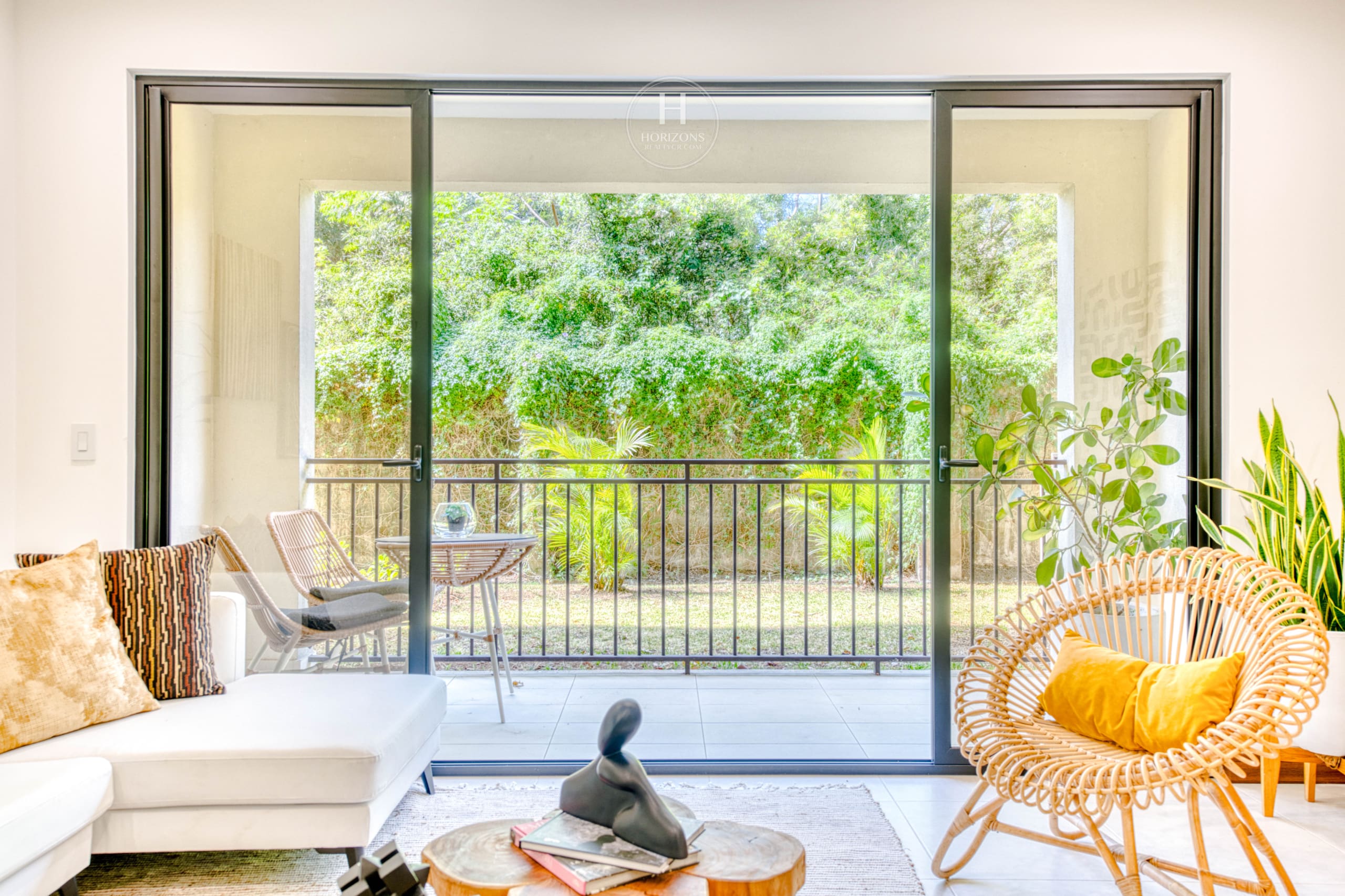 Prenventa de Apartamentos de Lujo Condominio Roble Sabana, Santa Ana nja1325