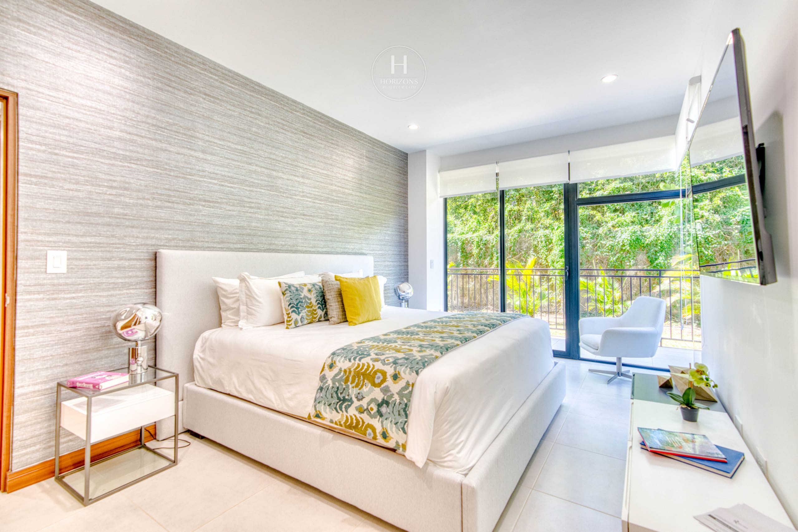 Prenventa de Apartamentos de Lujo Condominio Roble Sabana, Santa Ana nja1325