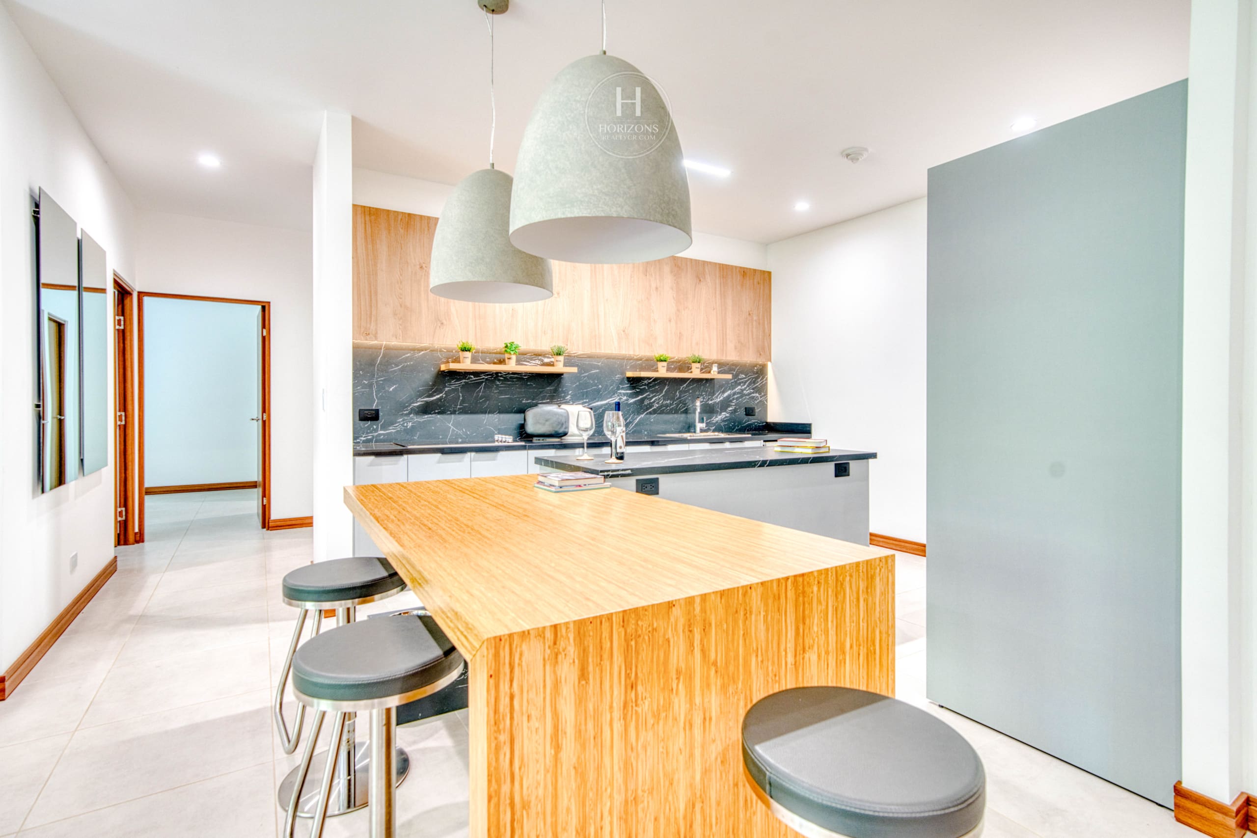 Prenventa de Apartamentos de Lujo Condominio Roble Sabana, Santa Ana nja1325