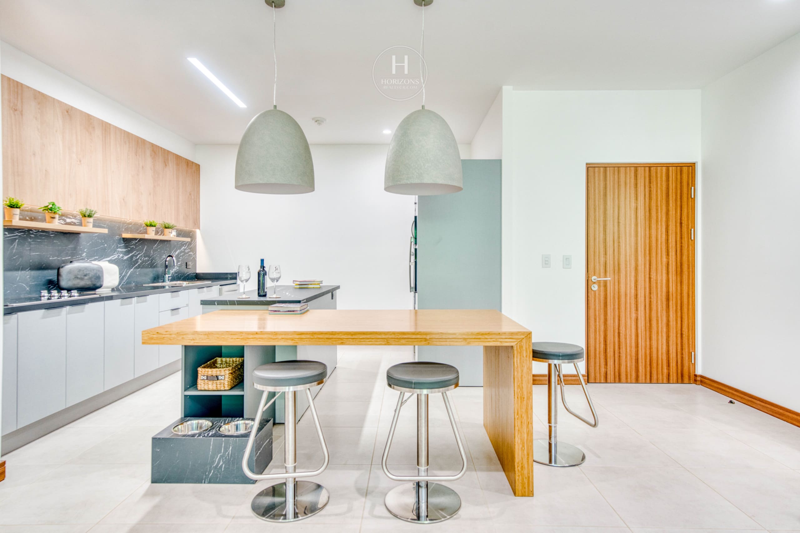 Prenventa de Apartamentos de Lujo Condominio Roble Sabana, Santa Ana nja1325