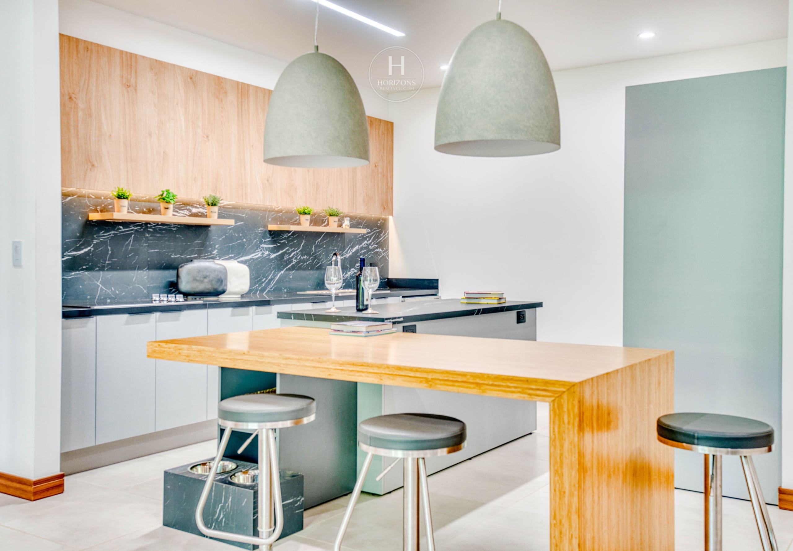 Prenventa de Apartamentos de Lujo Condominio Roble Sabana, Santa Ana nja1325