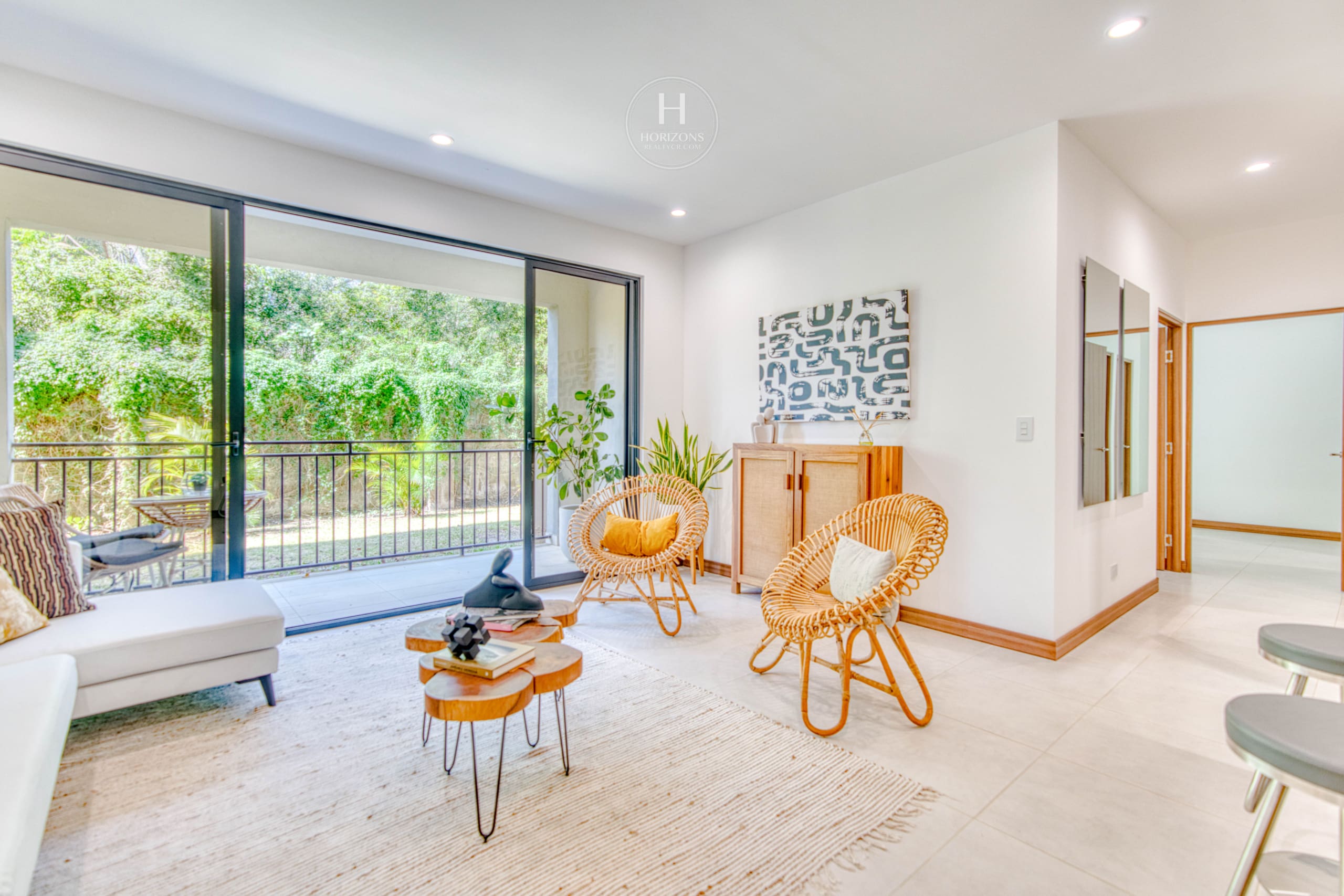 Prenventa de Apartamentos de Lujo Condominio Roble Sabana, Santa Ana nja1325