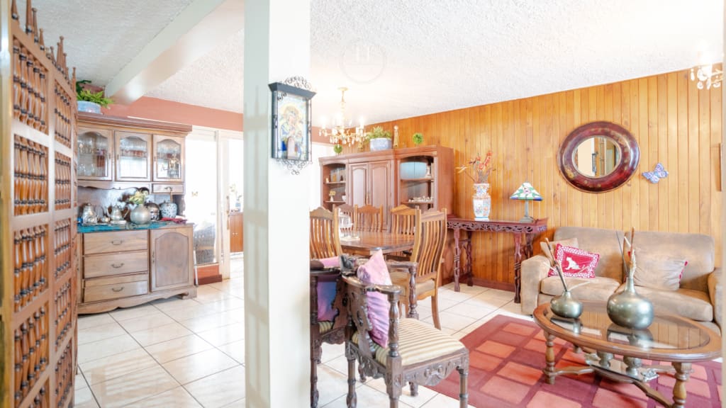 Oportunidad Comercial en La Sabana Propiedad Esquinera con Alto Potencial 4 habitaciones noj1052