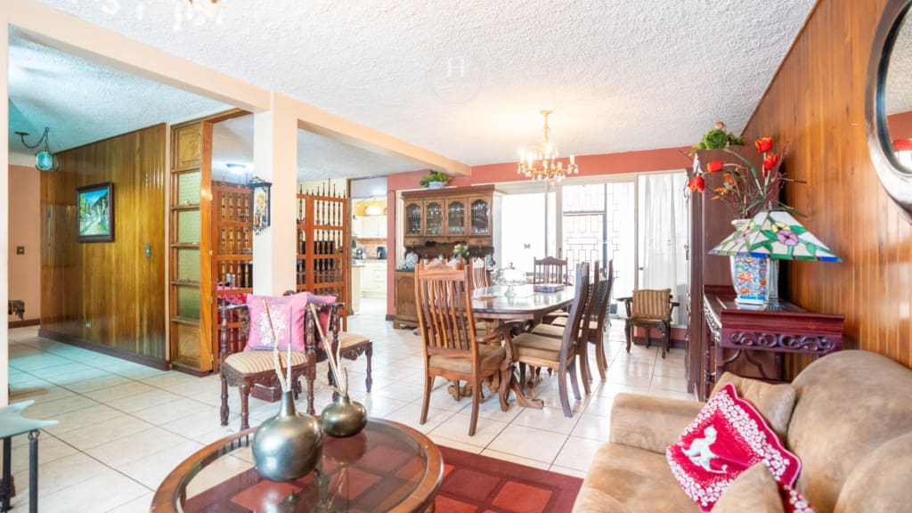Oportunidad Comercial en La Sabana Propiedad Esquinera con Alto Potencial 4 habitaciones noj1052