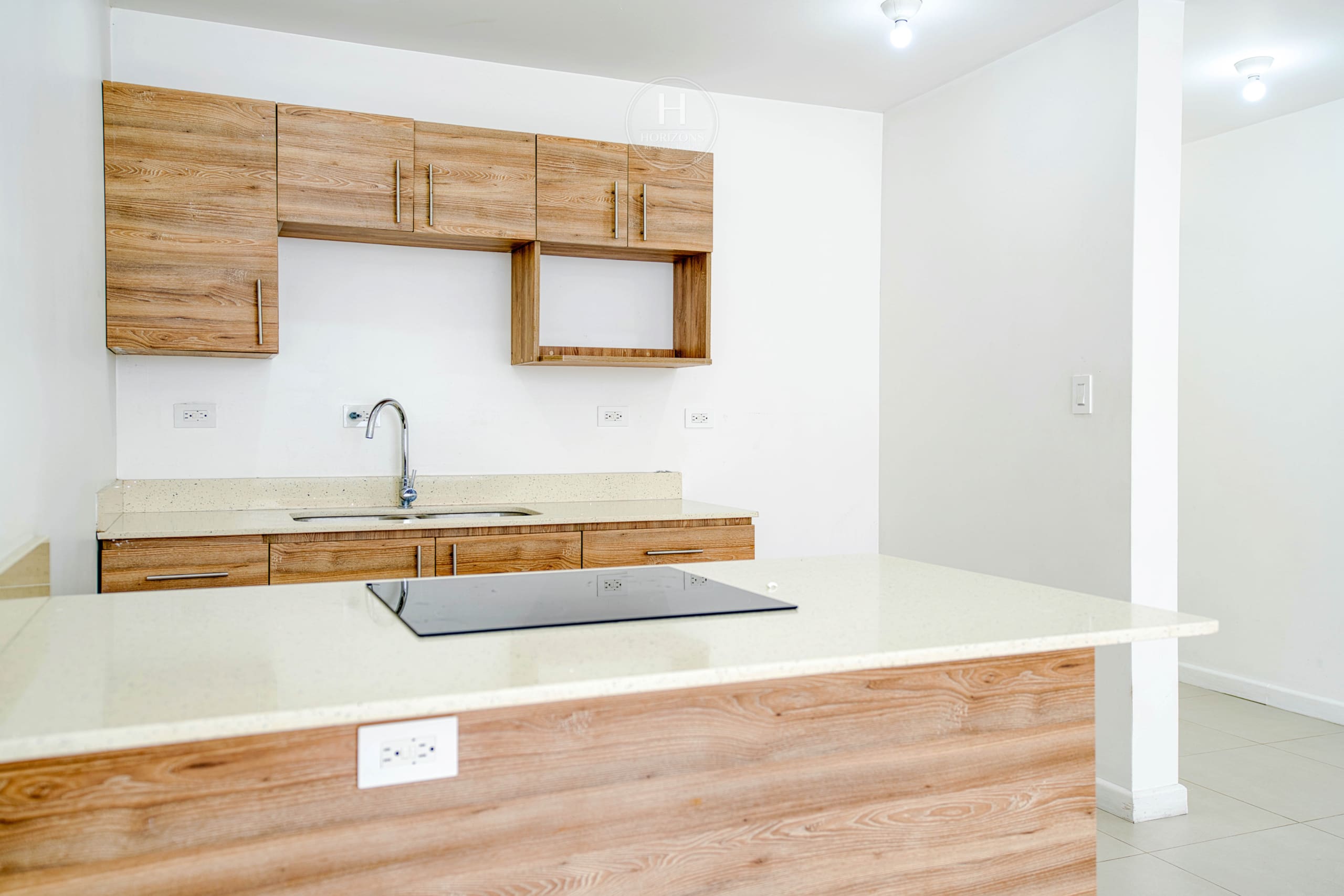 Venta de Complejo de Apartamentos en Curridabat Inversión Rentable noj1053