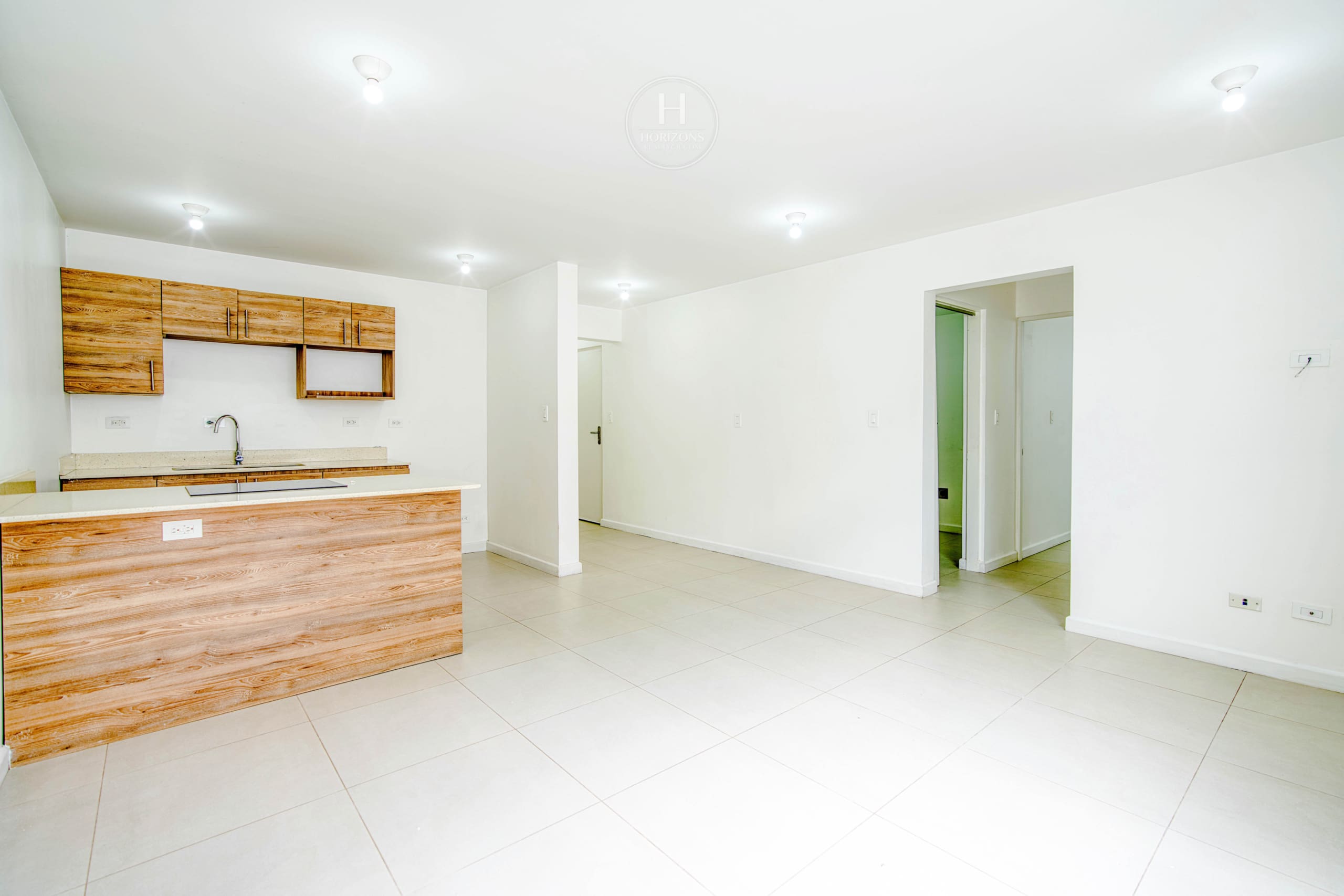 Venta de Complejo de Apartamentos en Curridabat Inversión Rentable noj1053