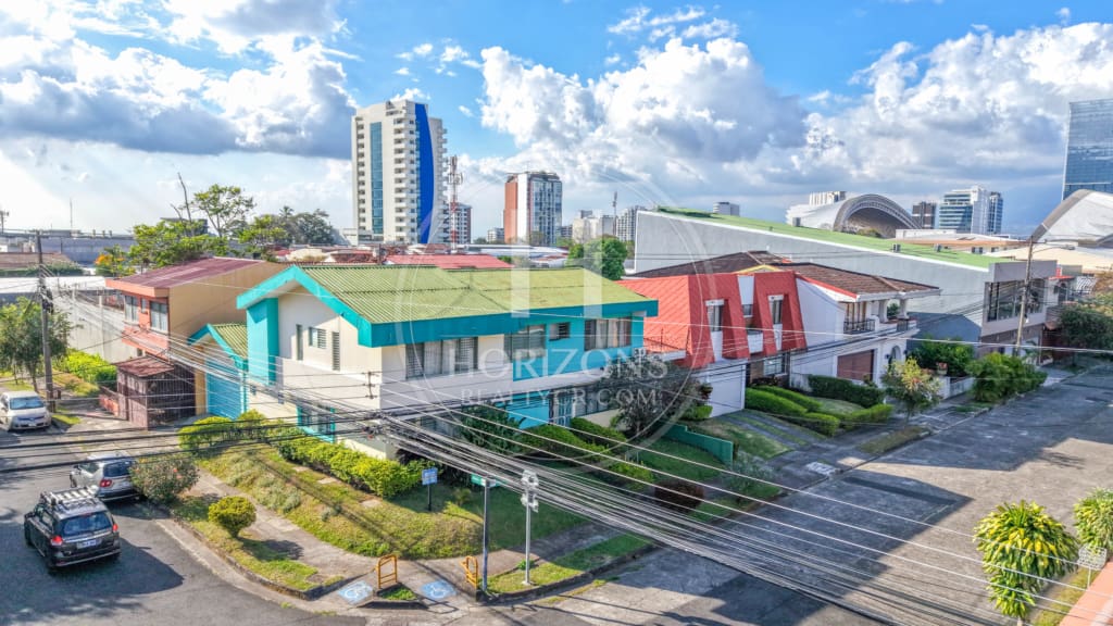 Oportunidad Comercial en La Sabana Propiedad Esquinera con Alto Potencial 4 habitaciones noj1052