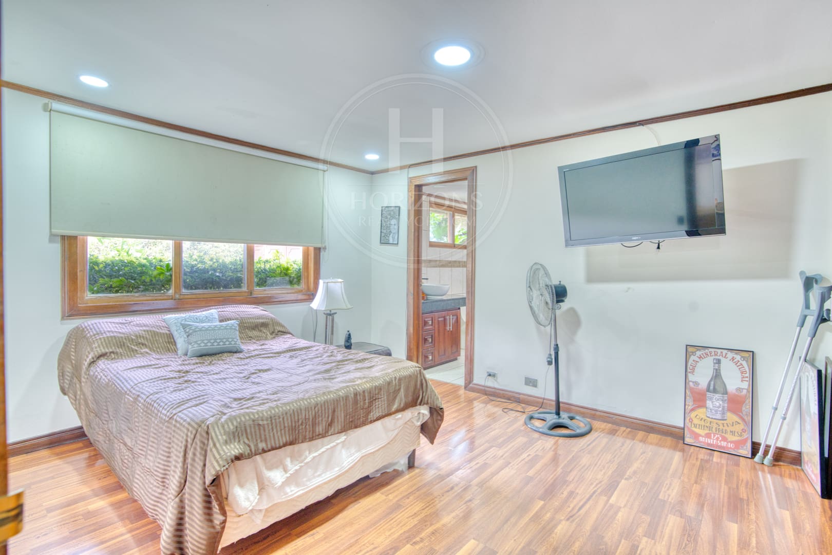 Casa de 1 Planta en Sabanilla 4 Habitaciones + Apartamento en Residencial Pocas Casas nja1317