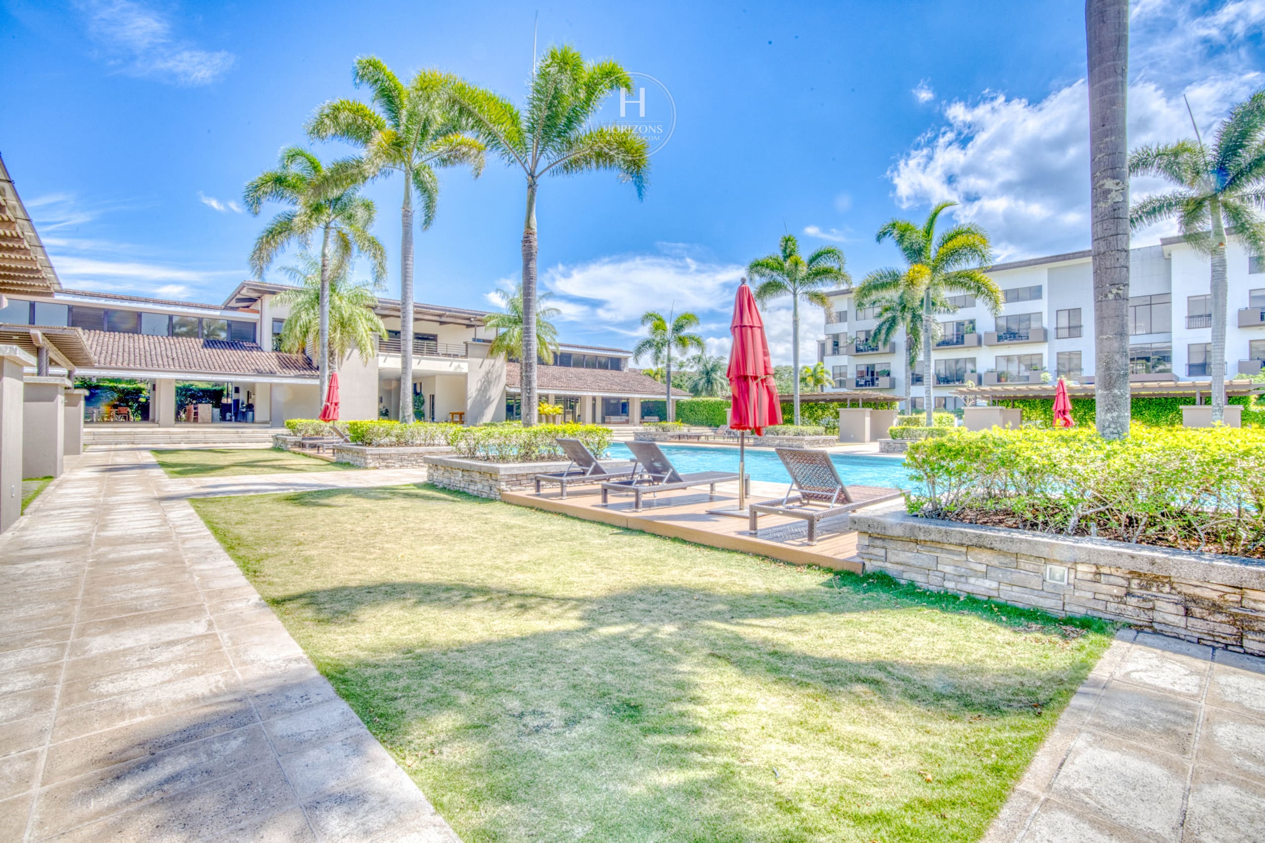 Prenventa de Apartamentos de Lujo Condominio Roble Sabana, Santa Ana nja1325