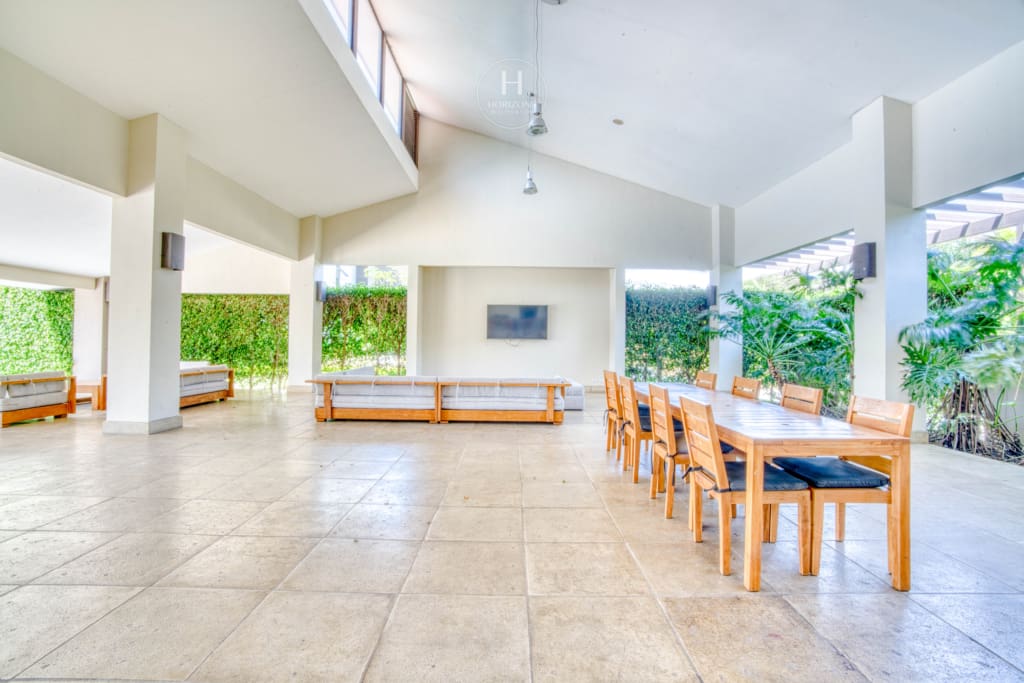 Prenventa de Apartamentos de Lujo Condominio Roble Sabana, Santa Ana nja1325