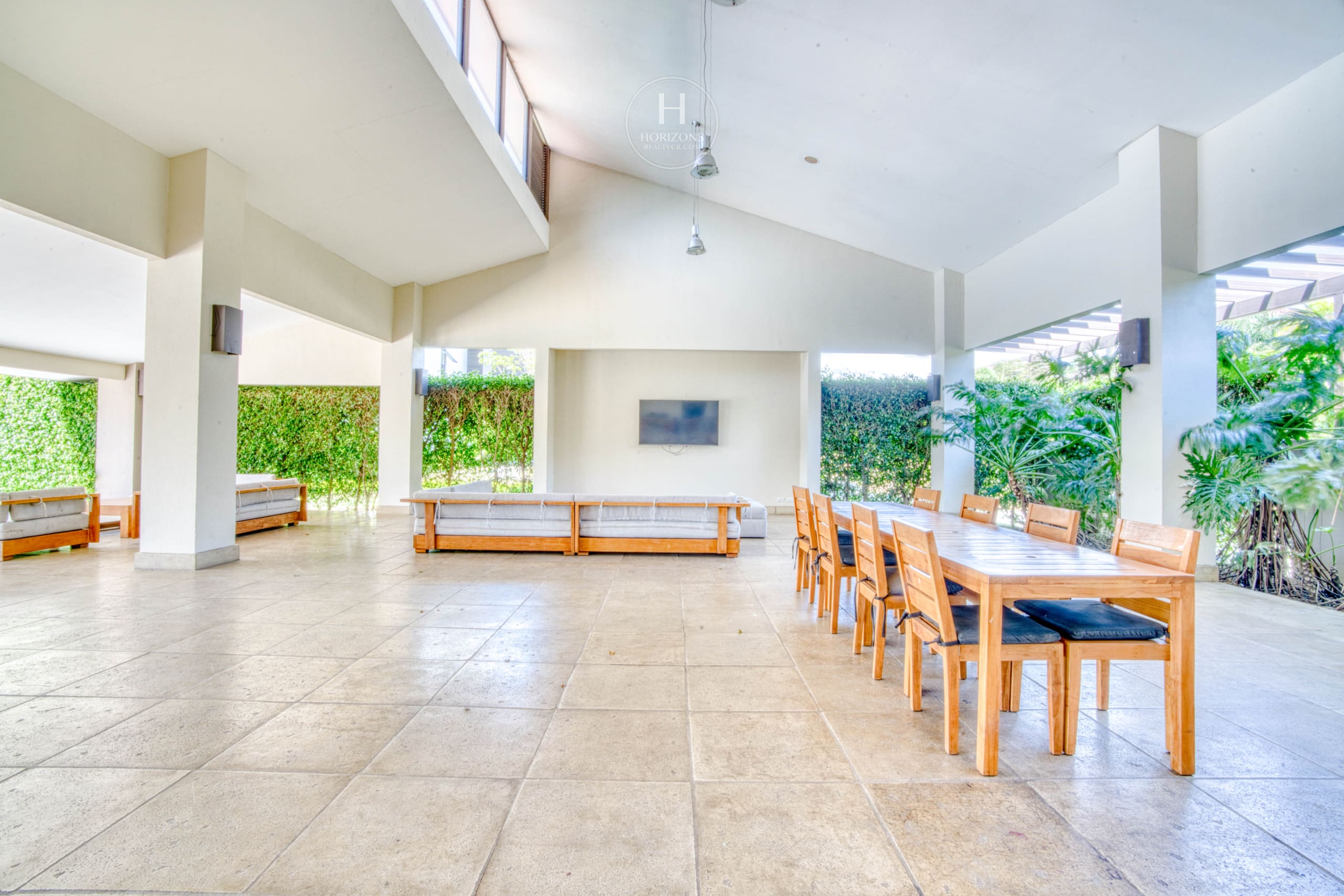 Prenventa de Apartamentos de Lujo Condominio Roble Sabana, Santa Ana nja1325