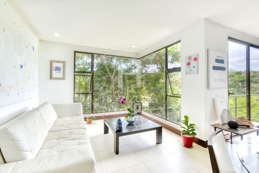 Se Vende Casa con Patio en Condominio La Estefana 3 Habitaciones 4 Estacionamientos noj1074