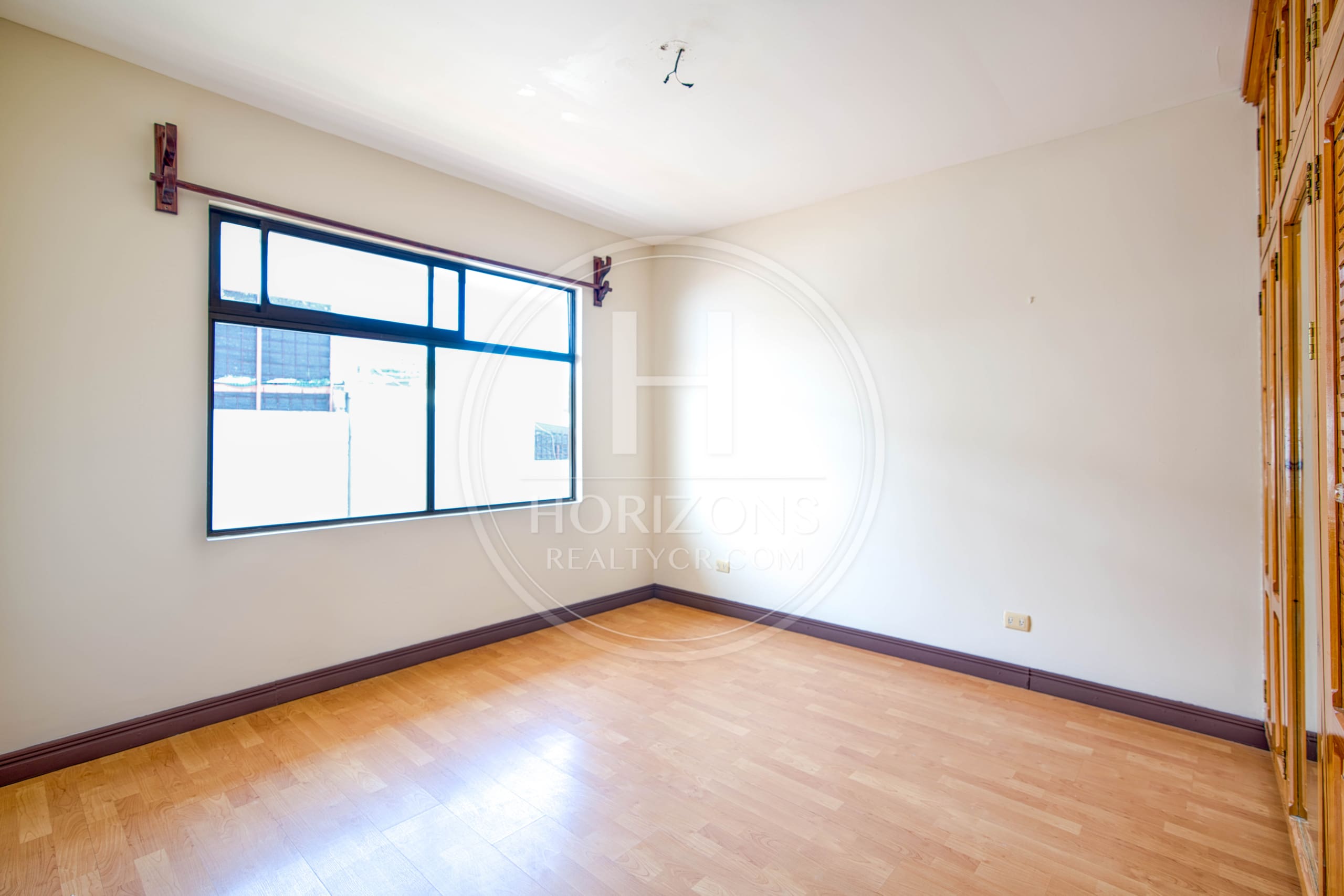 Se Vende en Residencial Casa con Patio  en Tres Rios 3 Habitaciones Oficina noj1068