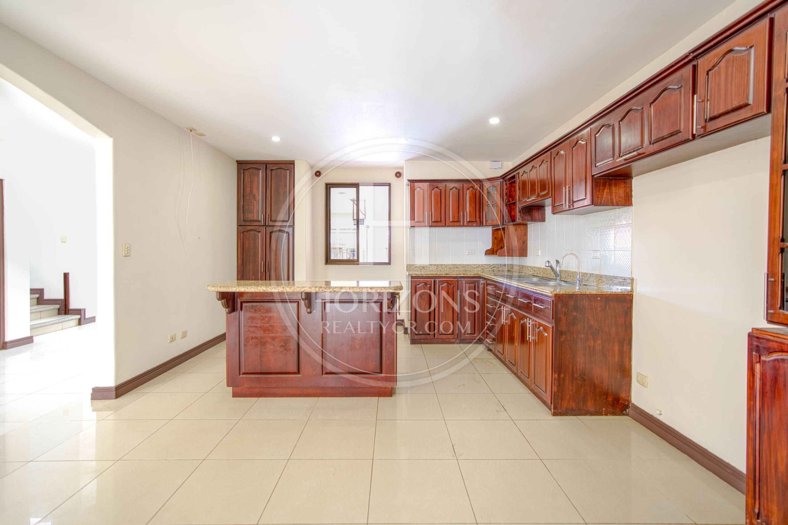 Se Vende en Residencial Casa con Patio  en Tres Rios 3 Habitaciones Oficina noj1068