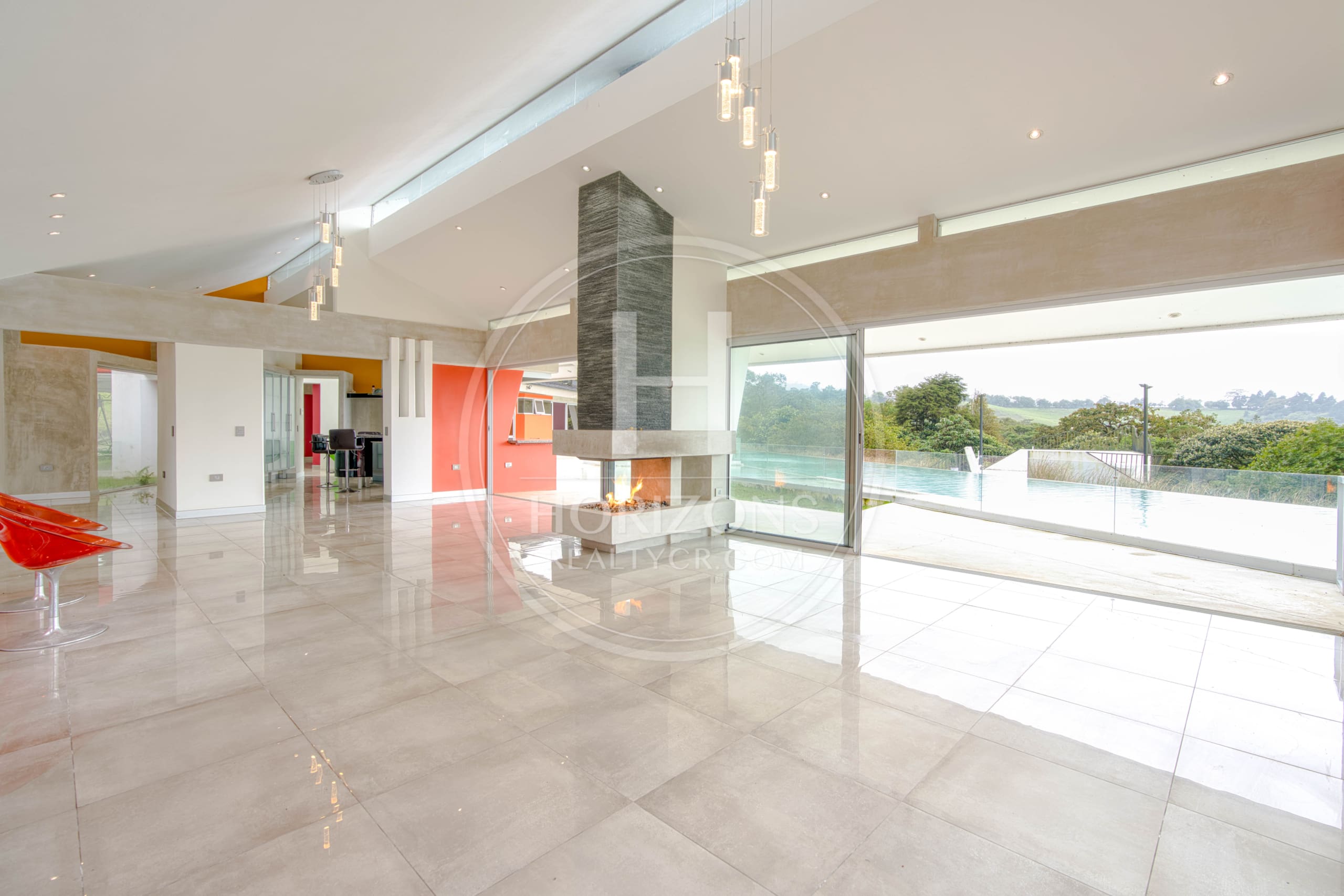 Venta de Exclusiva Residencia en Vazquez de Coronado con Piscina Olímpica y Vistas Panorámicas noj1069