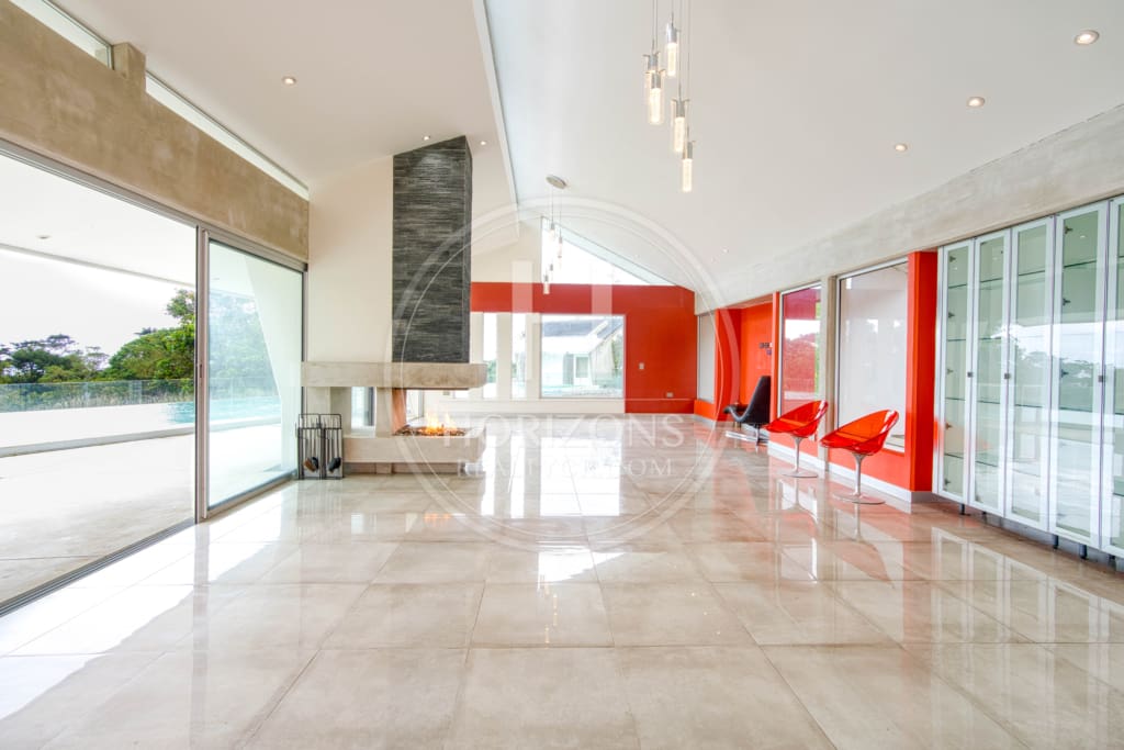 Venta de Exclusiva Residencia en Vazquez de Coronado con Piscina Olímpica y Vistas Panorámicas noj1069