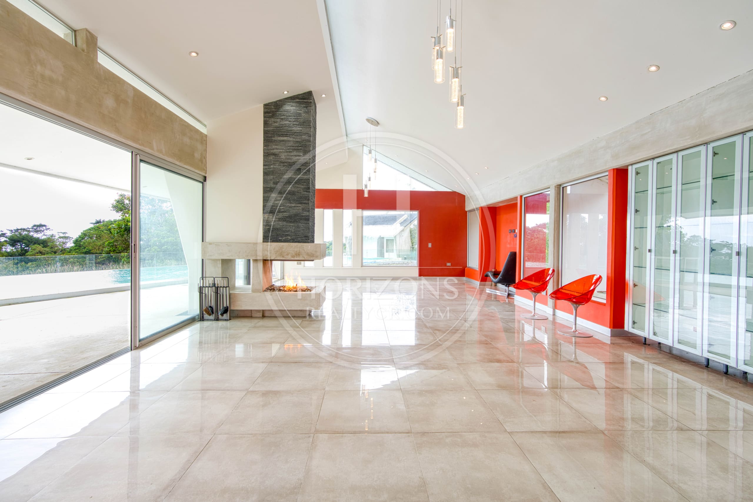 Venta de Exclusiva Residencia en Vazquez de Coronado con Piscina Olímpica y Vistas Panorámicas noj1069