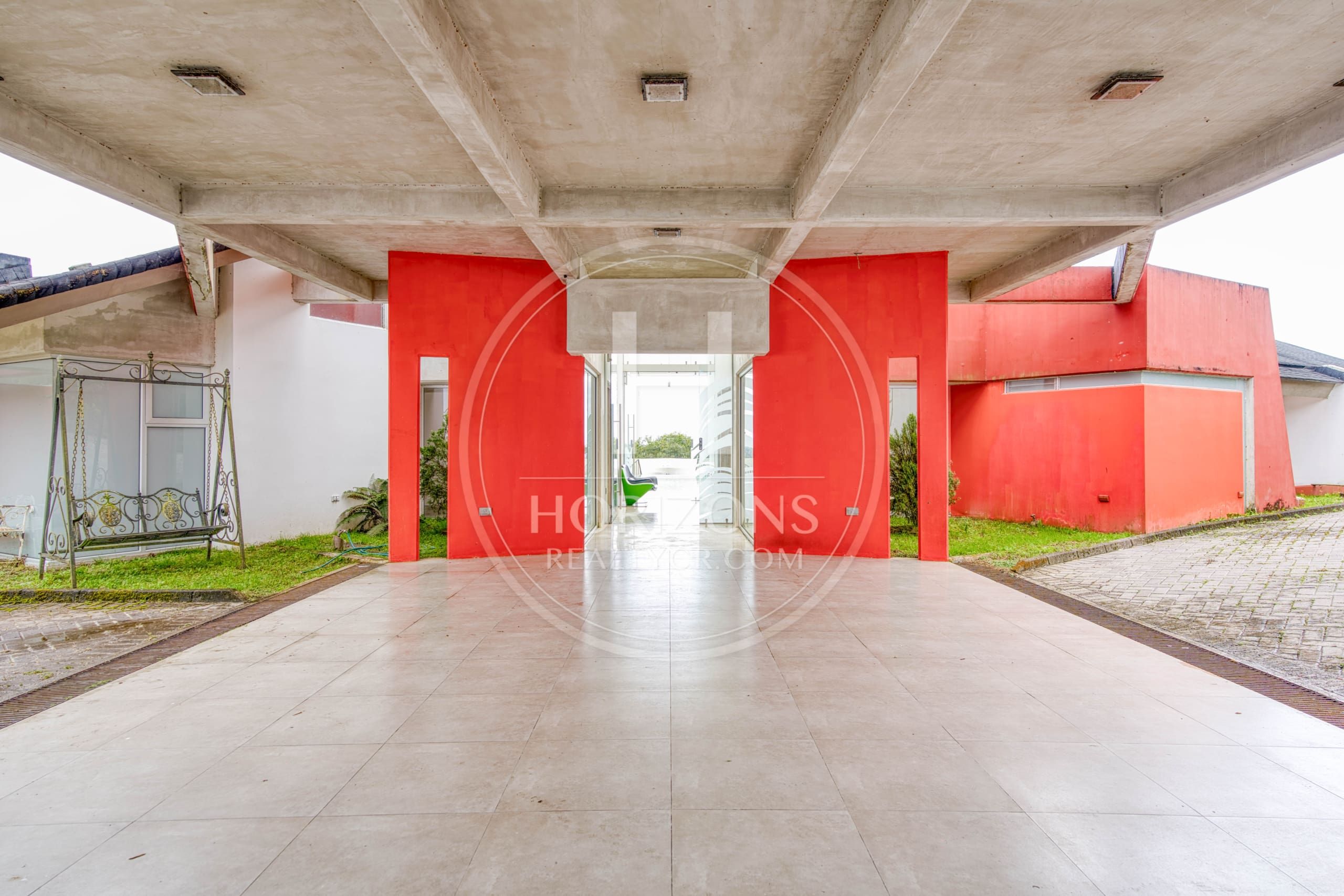Venta de Exclusiva Residencia en Vazquez de Coronado con Piscina Olímpica y Vistas Panorámicas noj1069