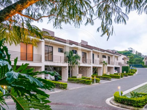 Preventa De Casas De Lujo En Condominio Parques Del Sol Santa Ana Noj1070