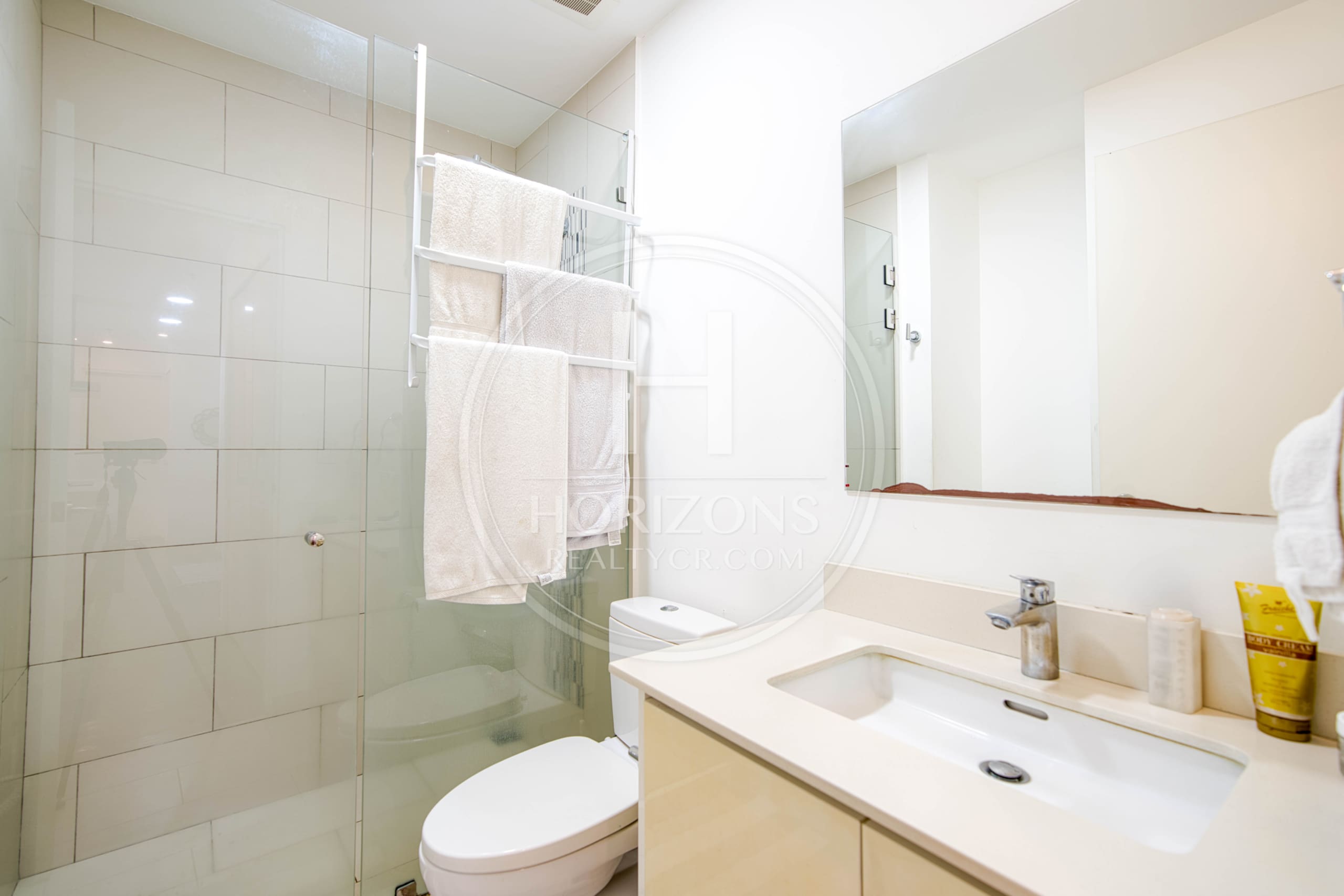 Apartamento en Escazú Village 2 Habitaciones 2 Baños 2 Parqueos noj1063