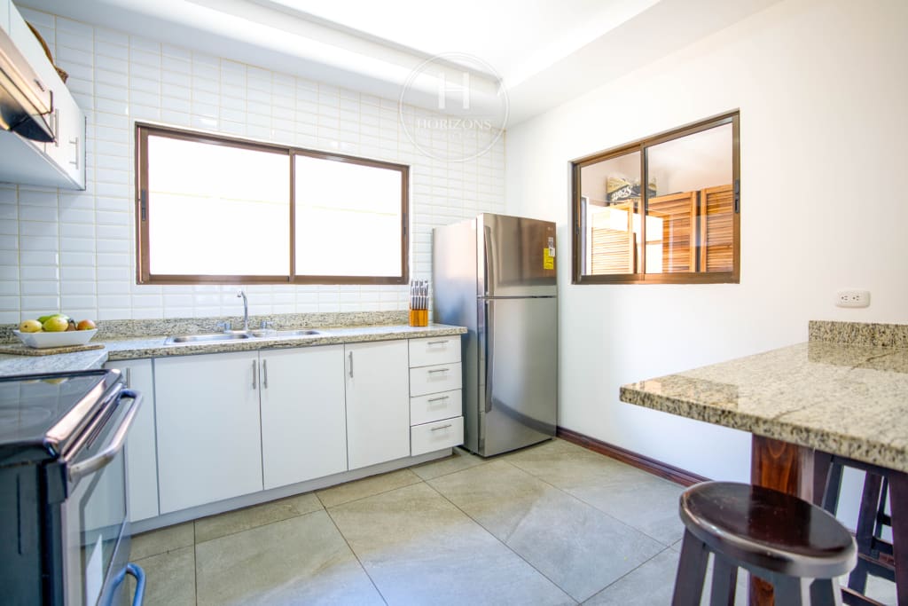 Se Vende Casa en Condominio Terralta 2 Habitaciones + 3 Estacionamientos noj1059