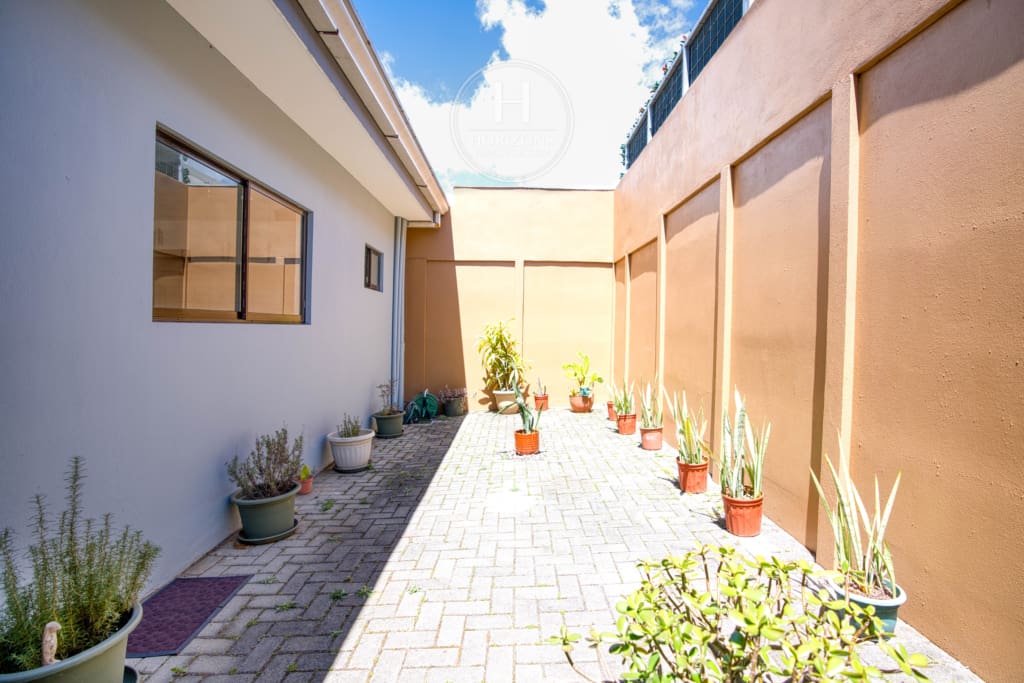 Se Vende Casa en Condominio Terralta 2 Habitaciones + 3 Estacionamientos noj1059
