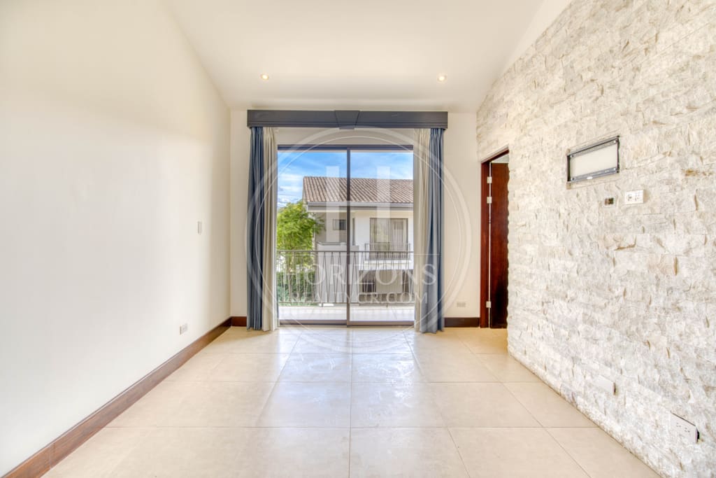Casa en Venta Condominio La Estefana 3 Habitaciones Oficina noj1064