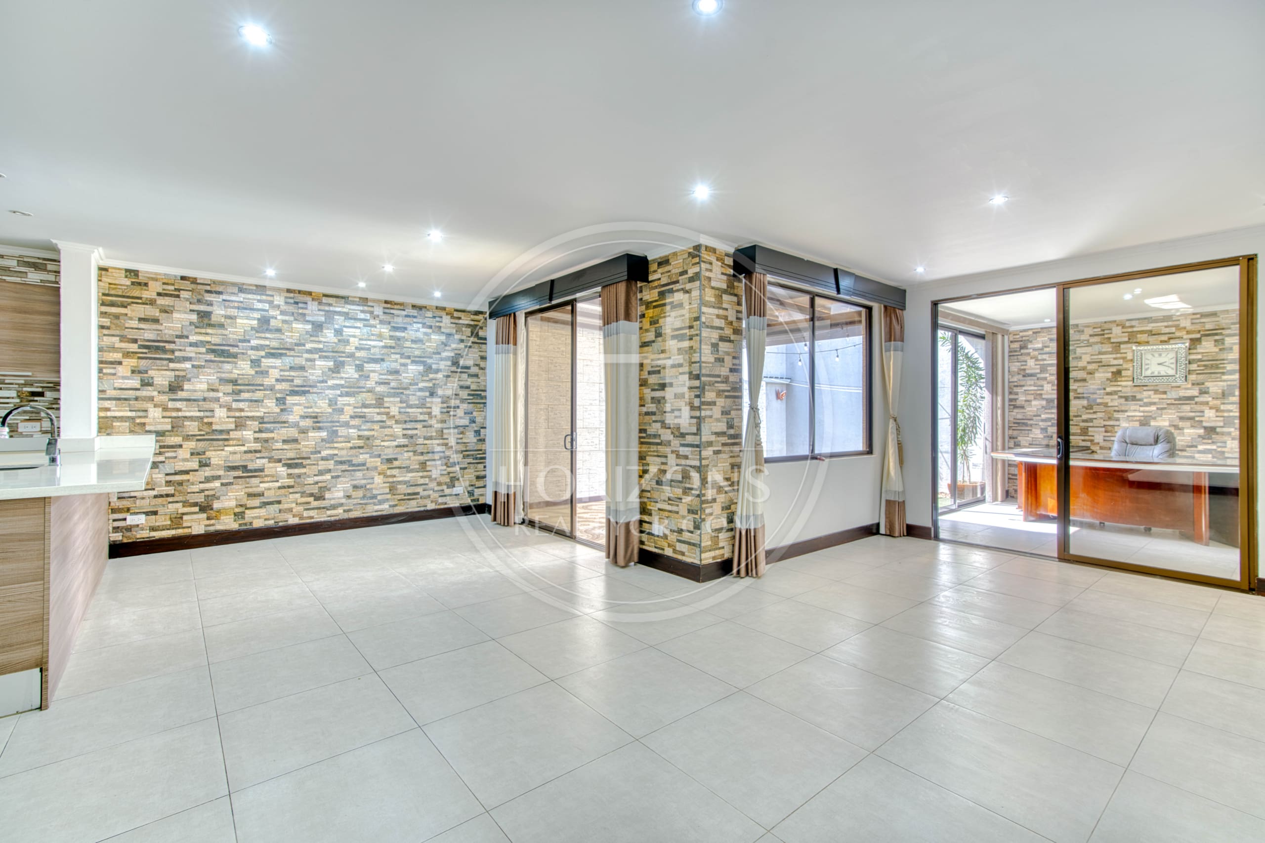 Casa en Venta Condominio La Estefana 3 Habitaciones Oficina noj1064