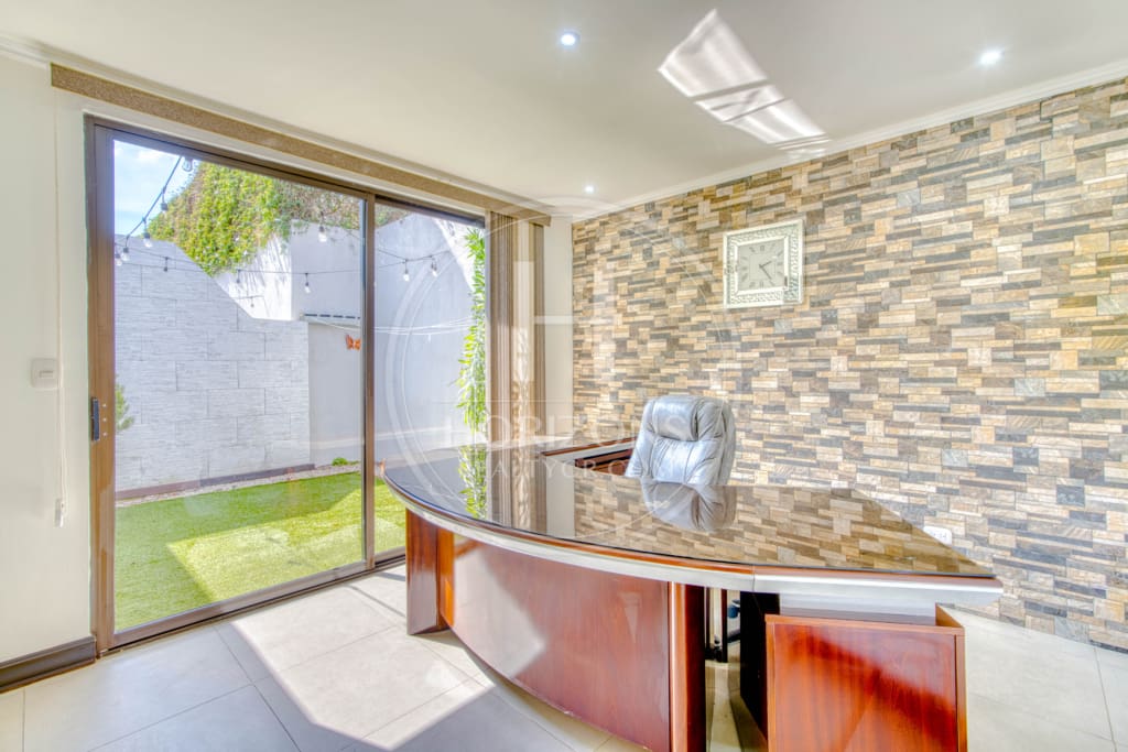 Casa en Venta Condominio La Estefana 3 Habitaciones Oficina noj1064