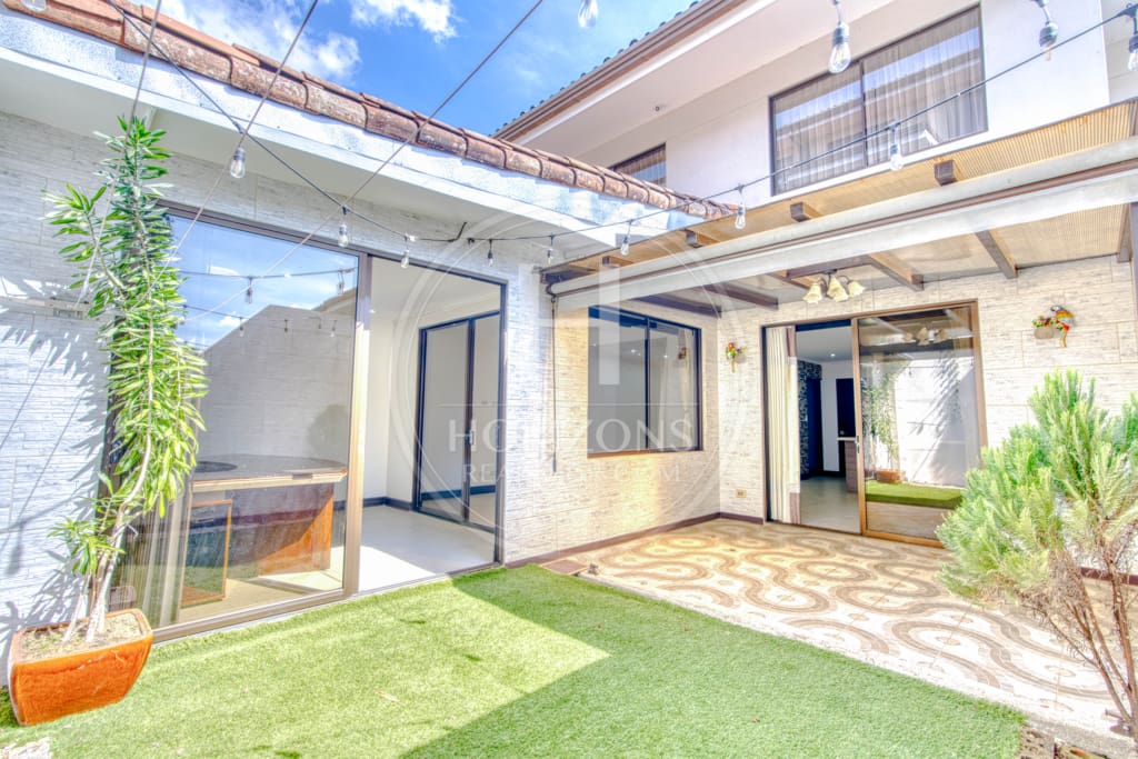 Casa en Venta Condominio La Estefana 3 Habitaciones Oficina noj1064