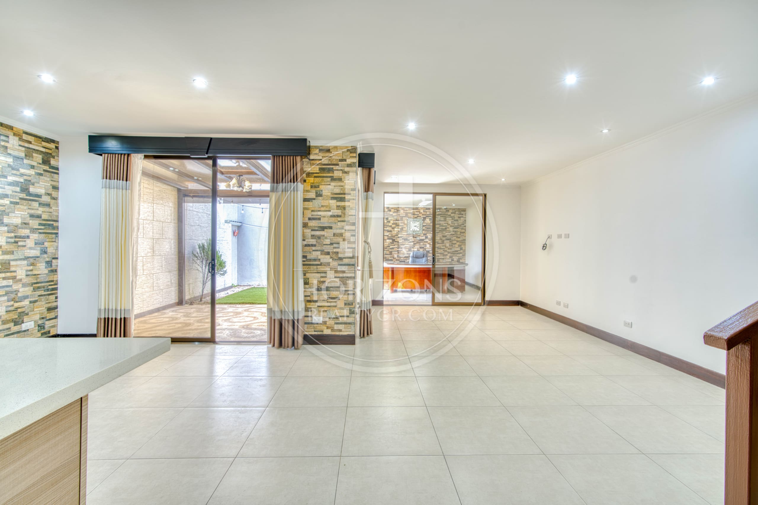 Casa en Venta Condominio La Estefana 3 Habitaciones Oficina noj1064