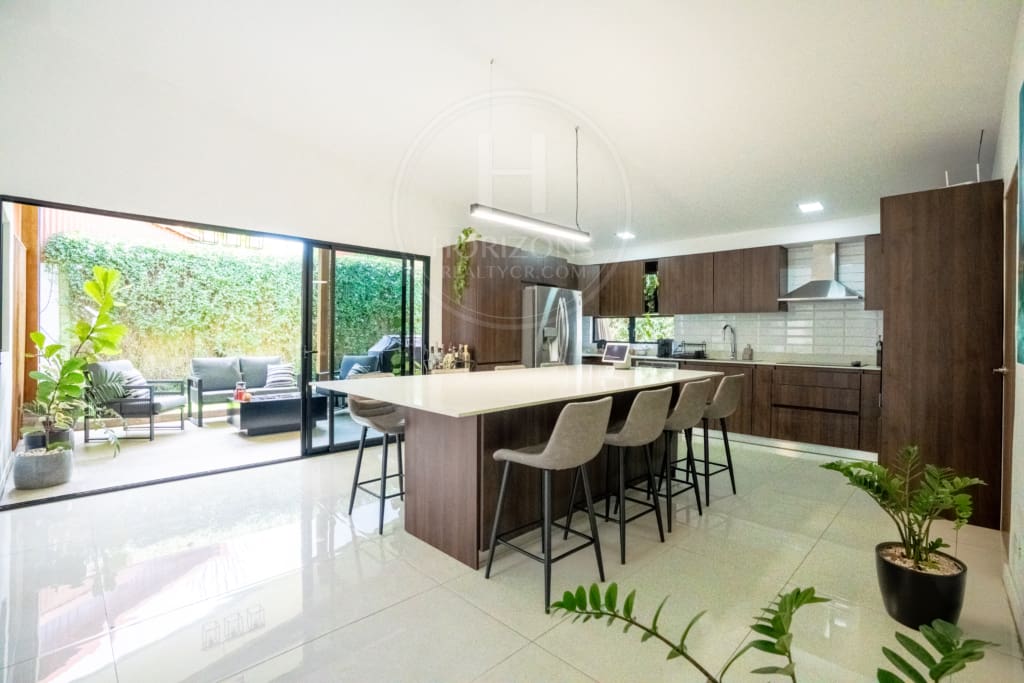 En Alquiler Moderna Casa de Una Planta Santo Domingo de Heredia nja1337