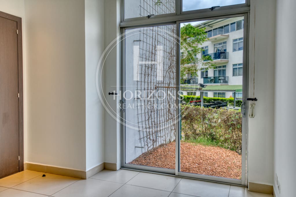 Venta de Apartamento en River Park Santa Ana en Primer Nivel Esquinero 2 Habitaciones nja1342