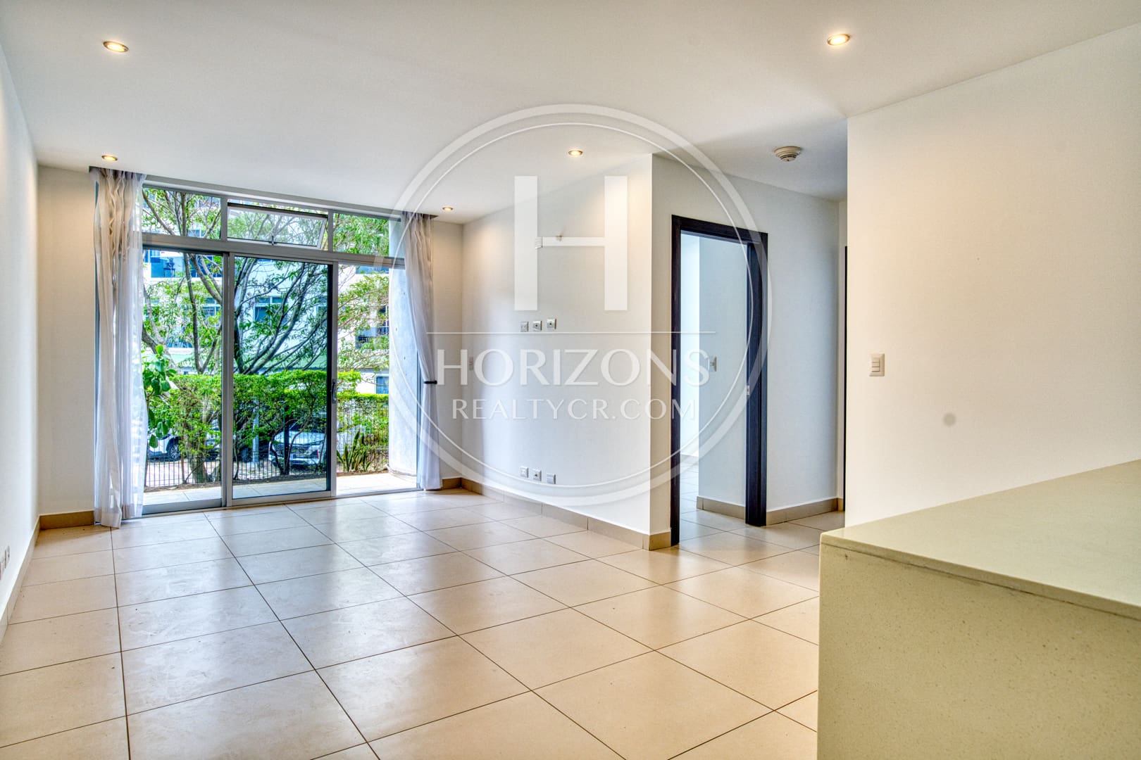 Venta de Apartamento en River Park Santa Ana en Primer Nivel Esquinero 2 Habitaciones nja1342