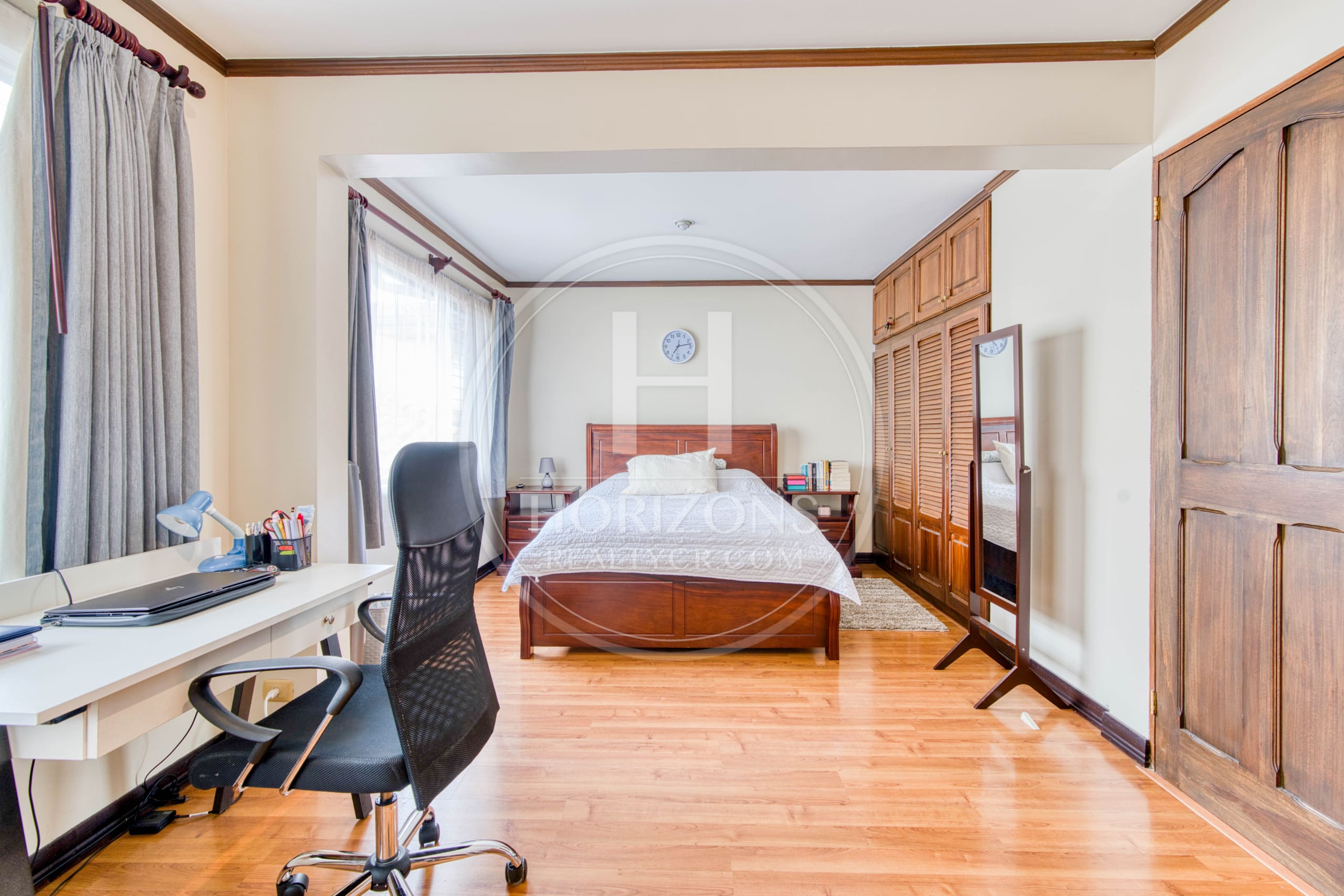 Se Vende Casa en Curridabat 4 Habitaciones 4 Estacionamientos noj1076