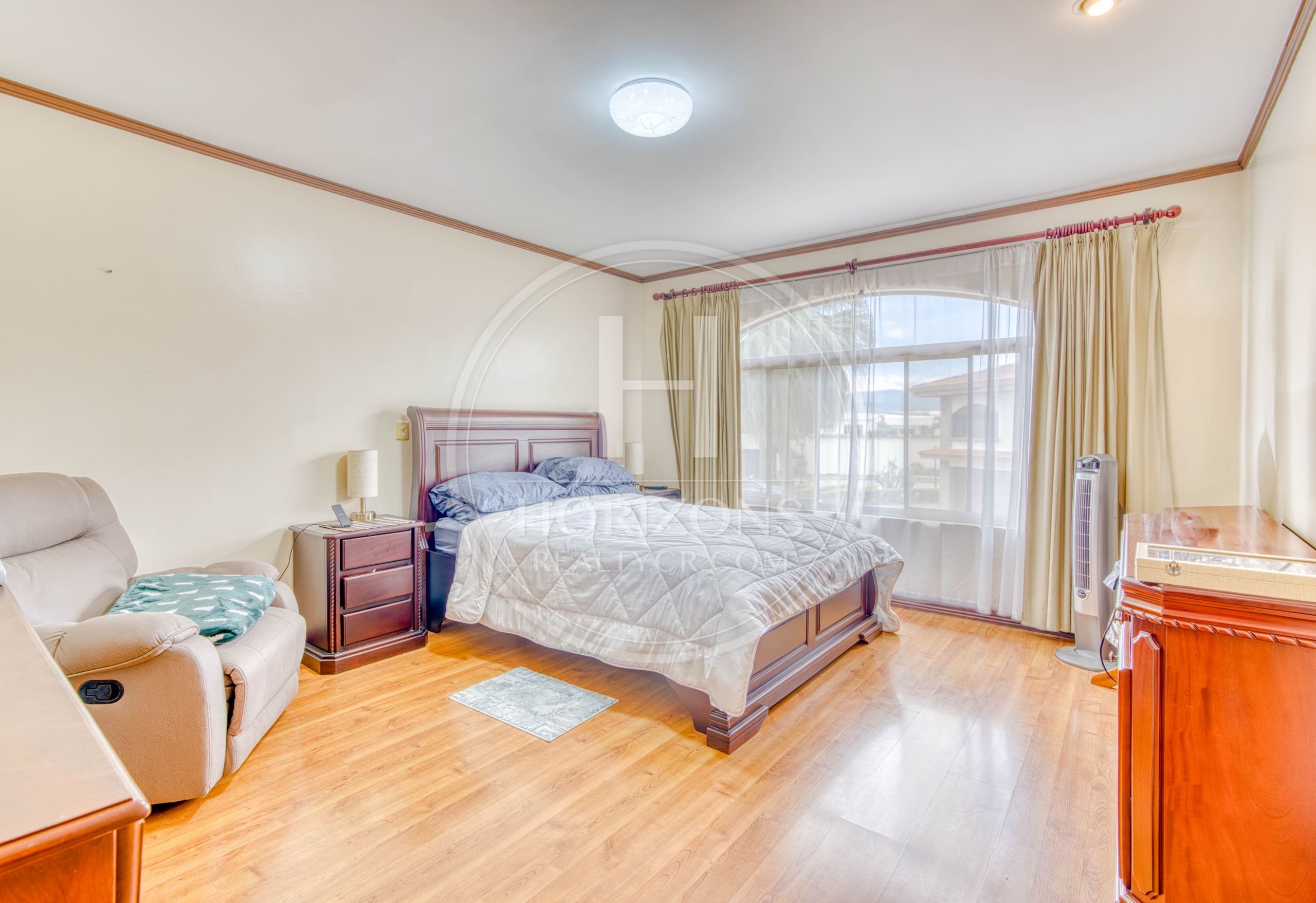 Se Vende Casa en Curridabat 4 Habitaciones 4 Estacionamientos noj1076