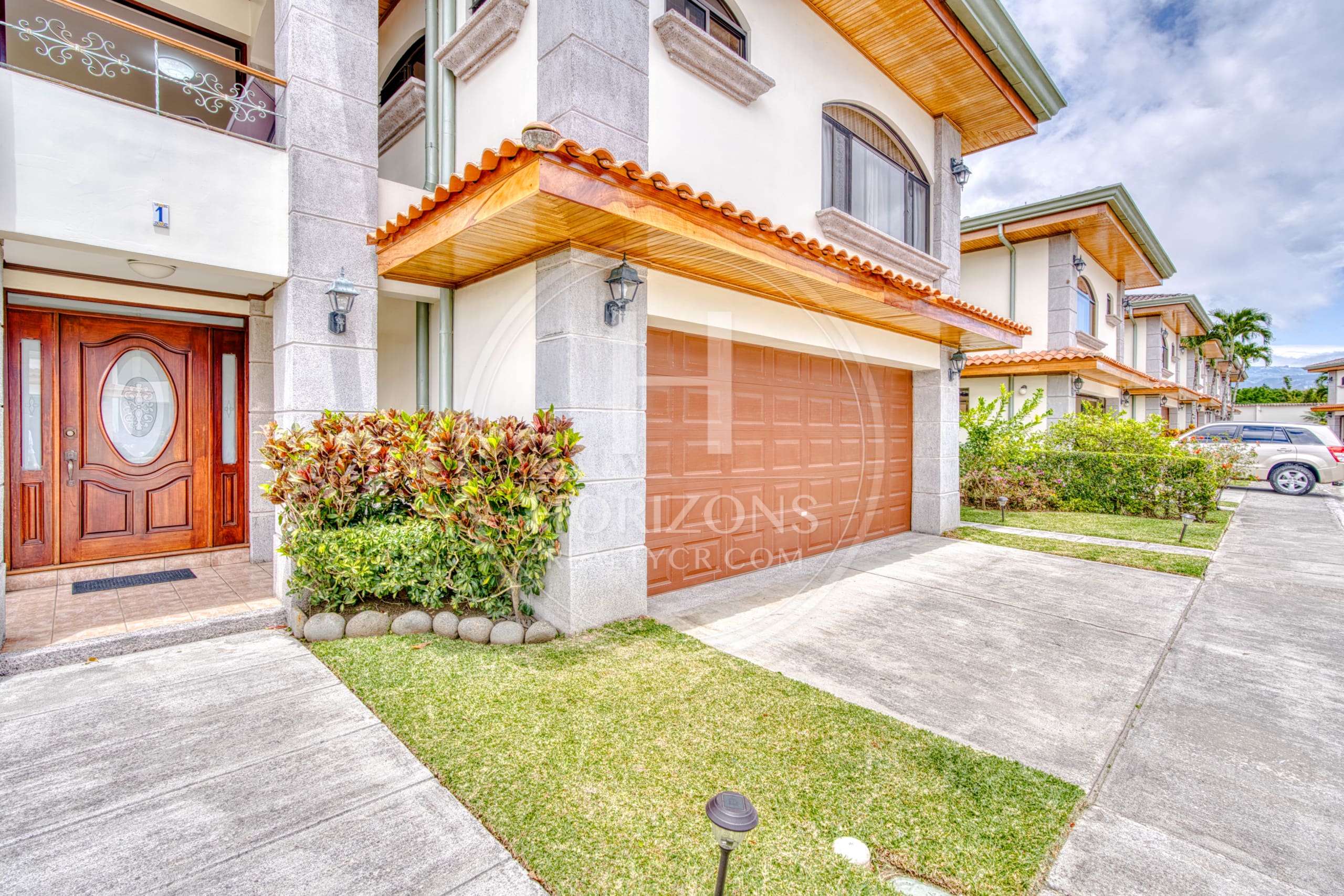Se Vende Casa en Curridabat 4 Habitaciones 4 Estacionamientos noj1076