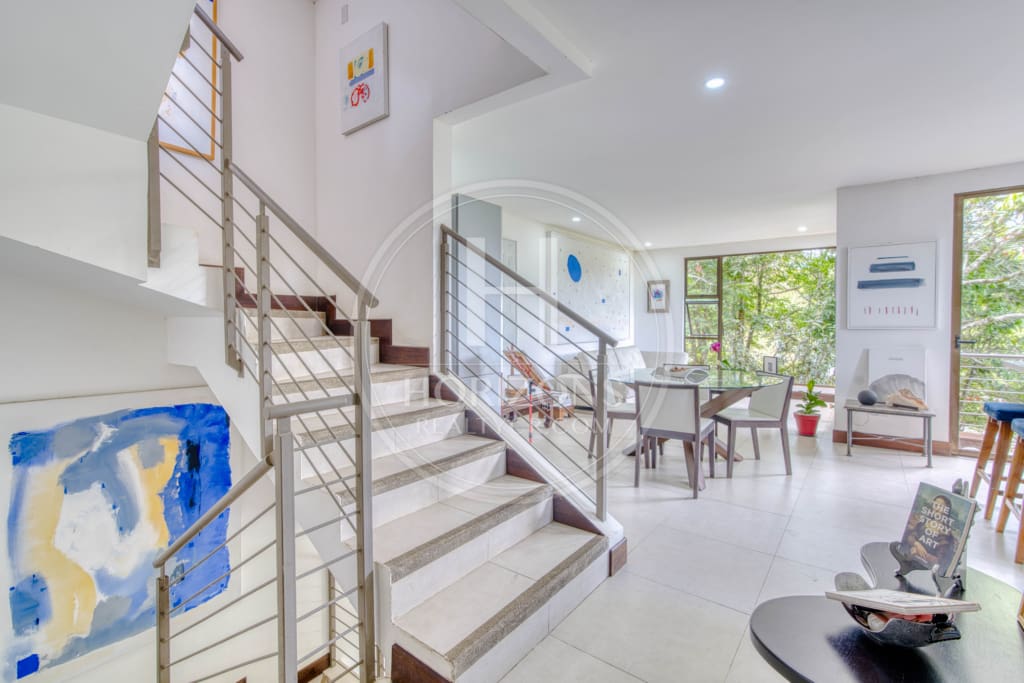 Se Vende Casa con Patio en Condominio La Estefana 3 Habitaciones 4 Estacionamientos noj1074