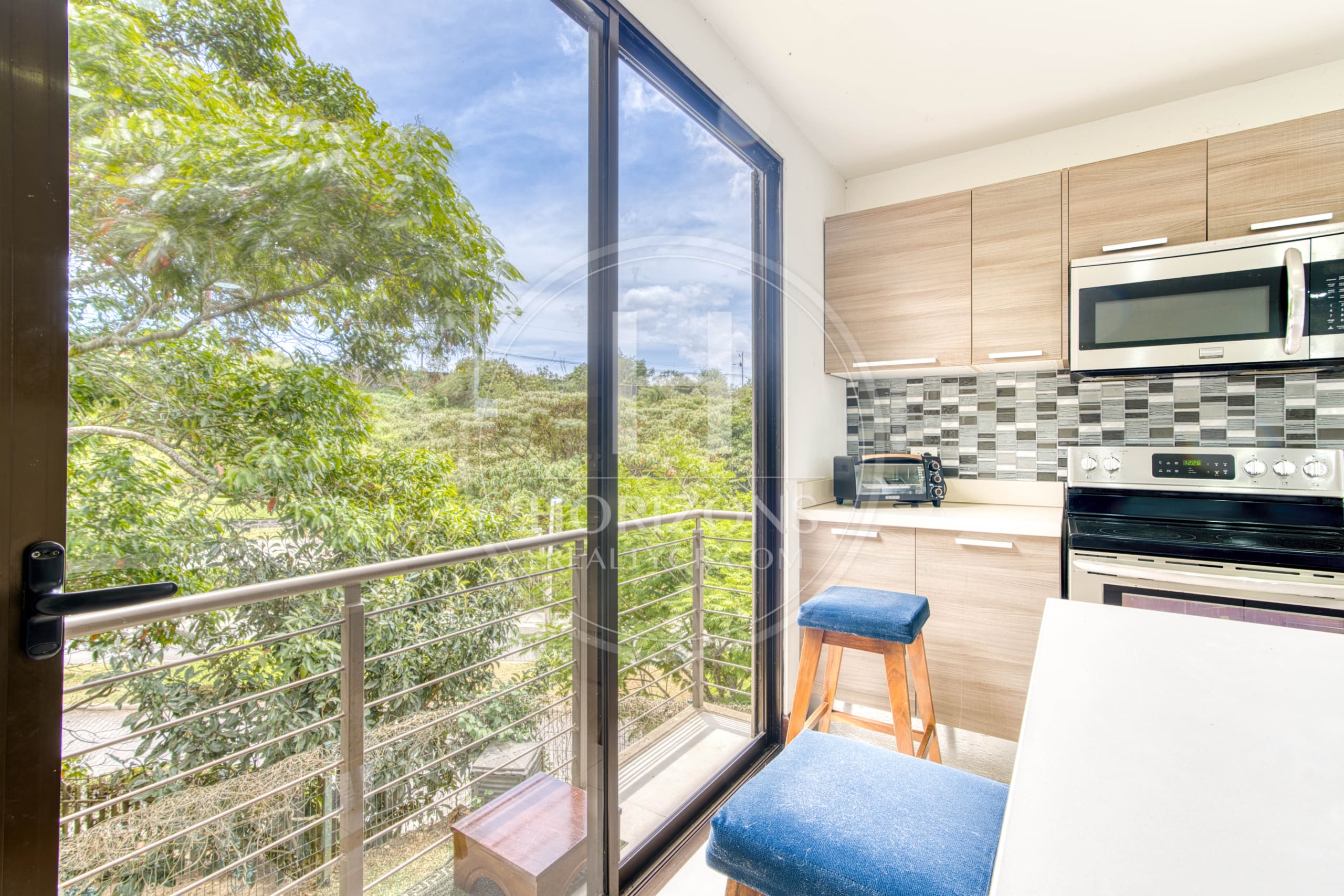Se Vende Casa con Patio en Condominio La Estefana 3 Habitaciones 4 Estacionamientos noj1074
